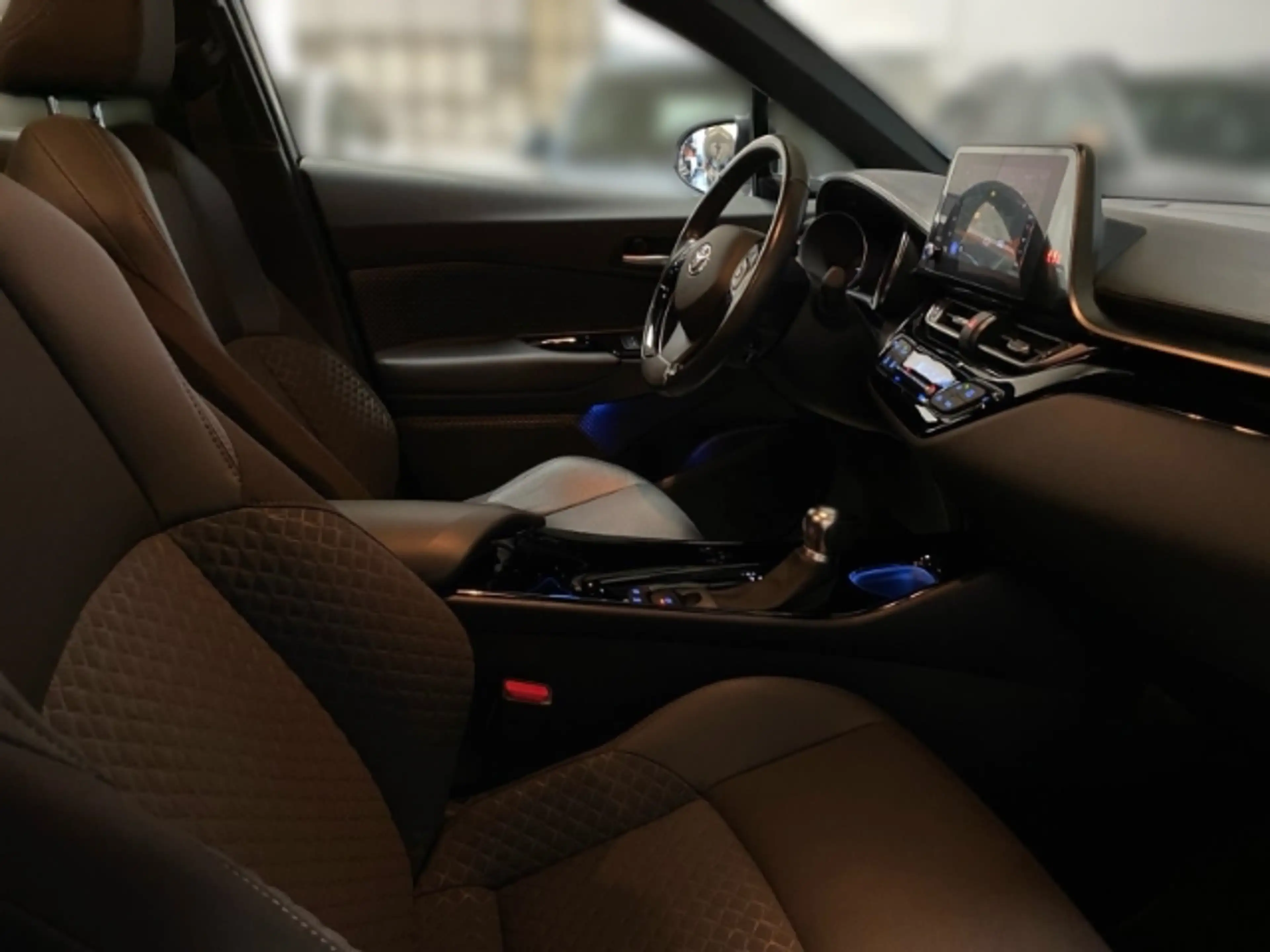 Toyota C-HR 2.0 Hybrid Team Deutschland Navi+Rückfahrkamera+Si — photo 14