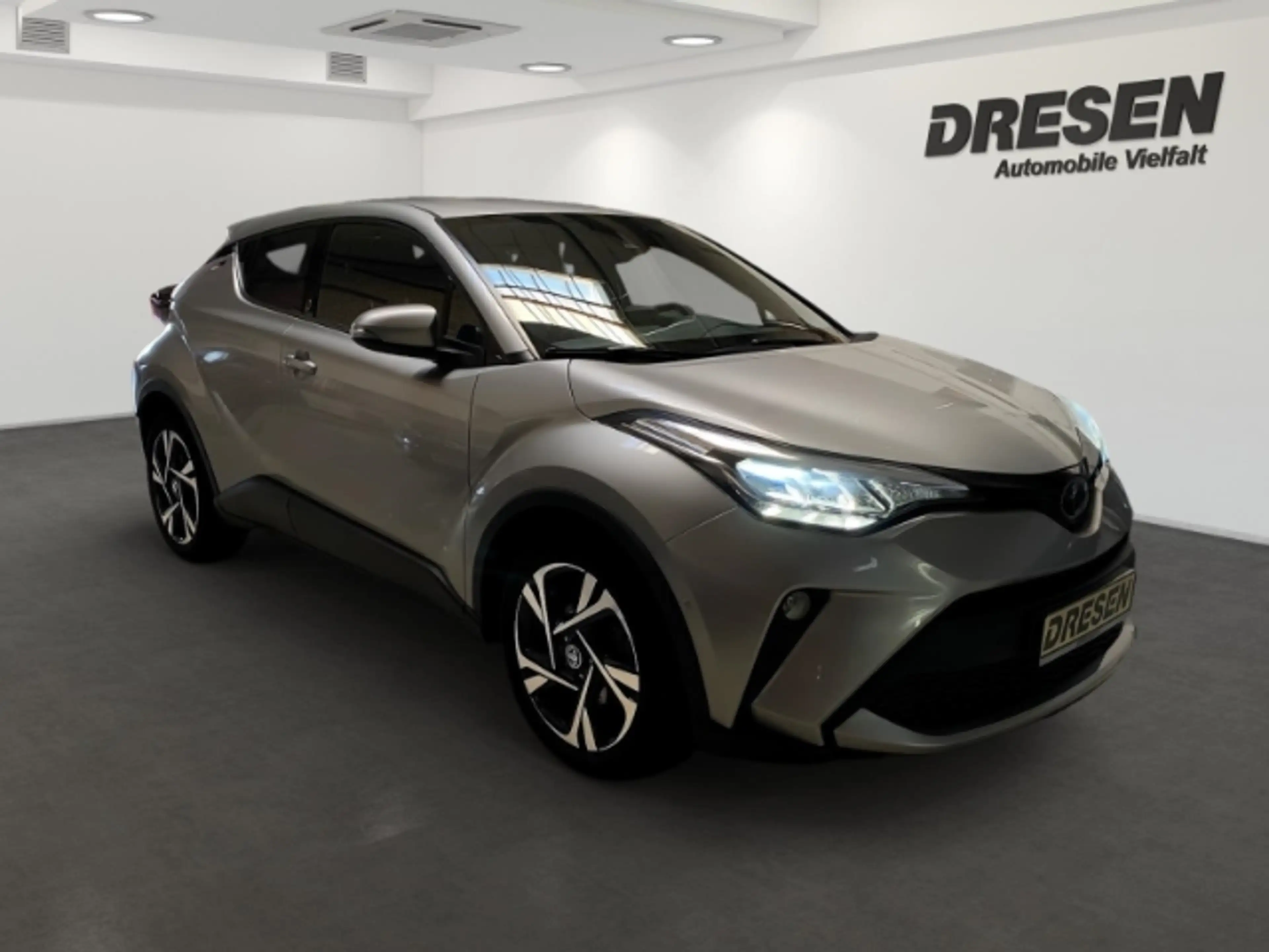 Toyota C-HR 2.0 Hybrid Team Deutschland Navi+Rückfahrkamera+Si — photo 2