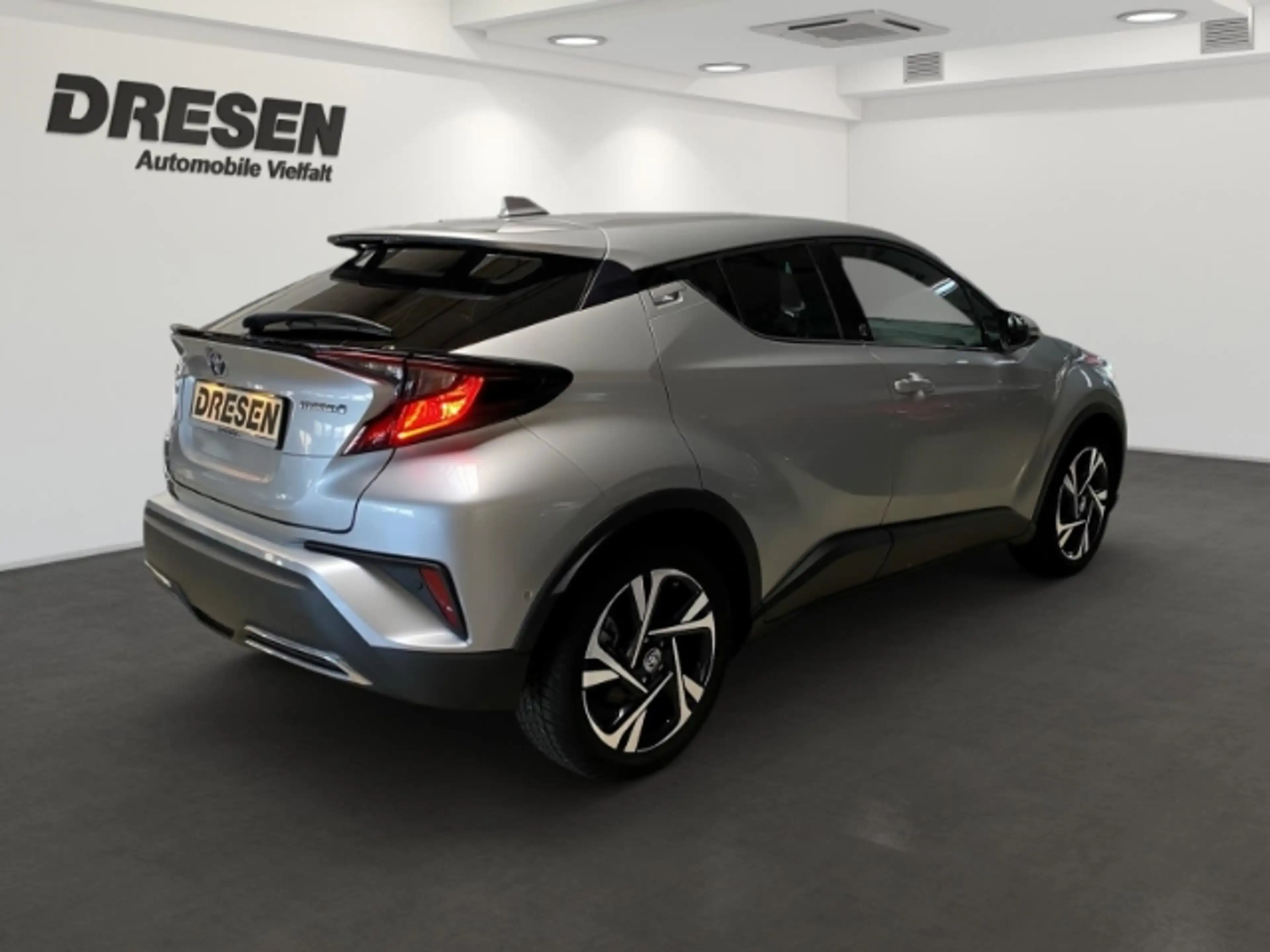 Toyota C-HR 2.0 Hybrid Team Deutschland Navi+Rückfahrkamera+Si — photo 3
