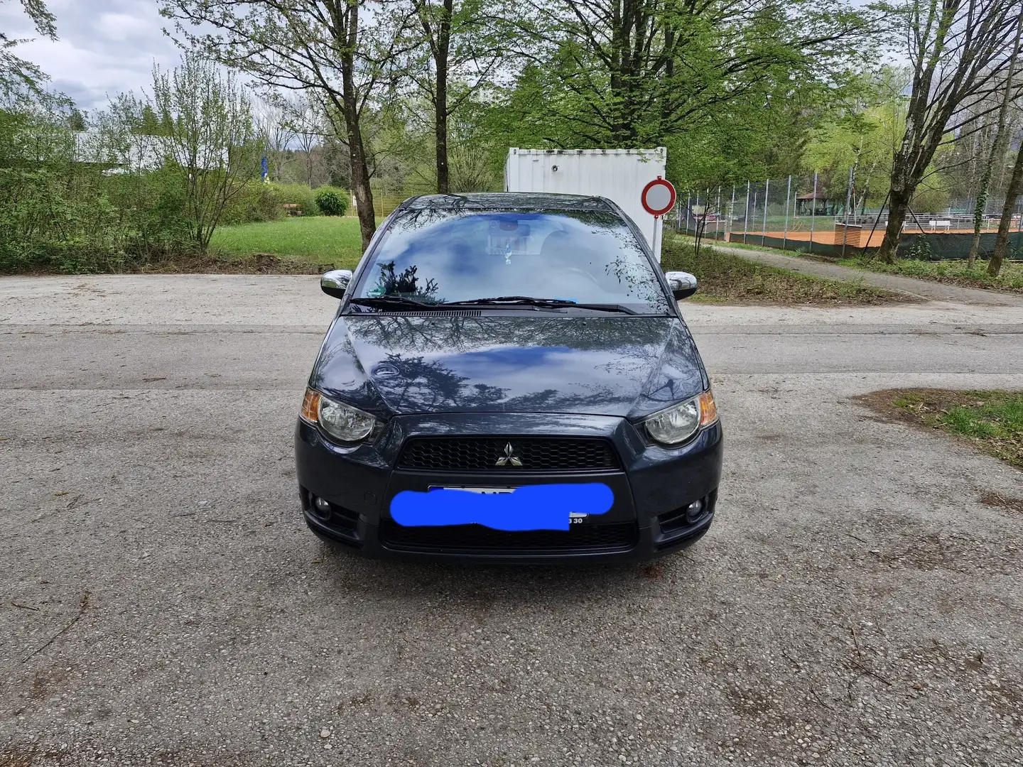 Mitsubishi Colt 1.3 Intense Grau - 2