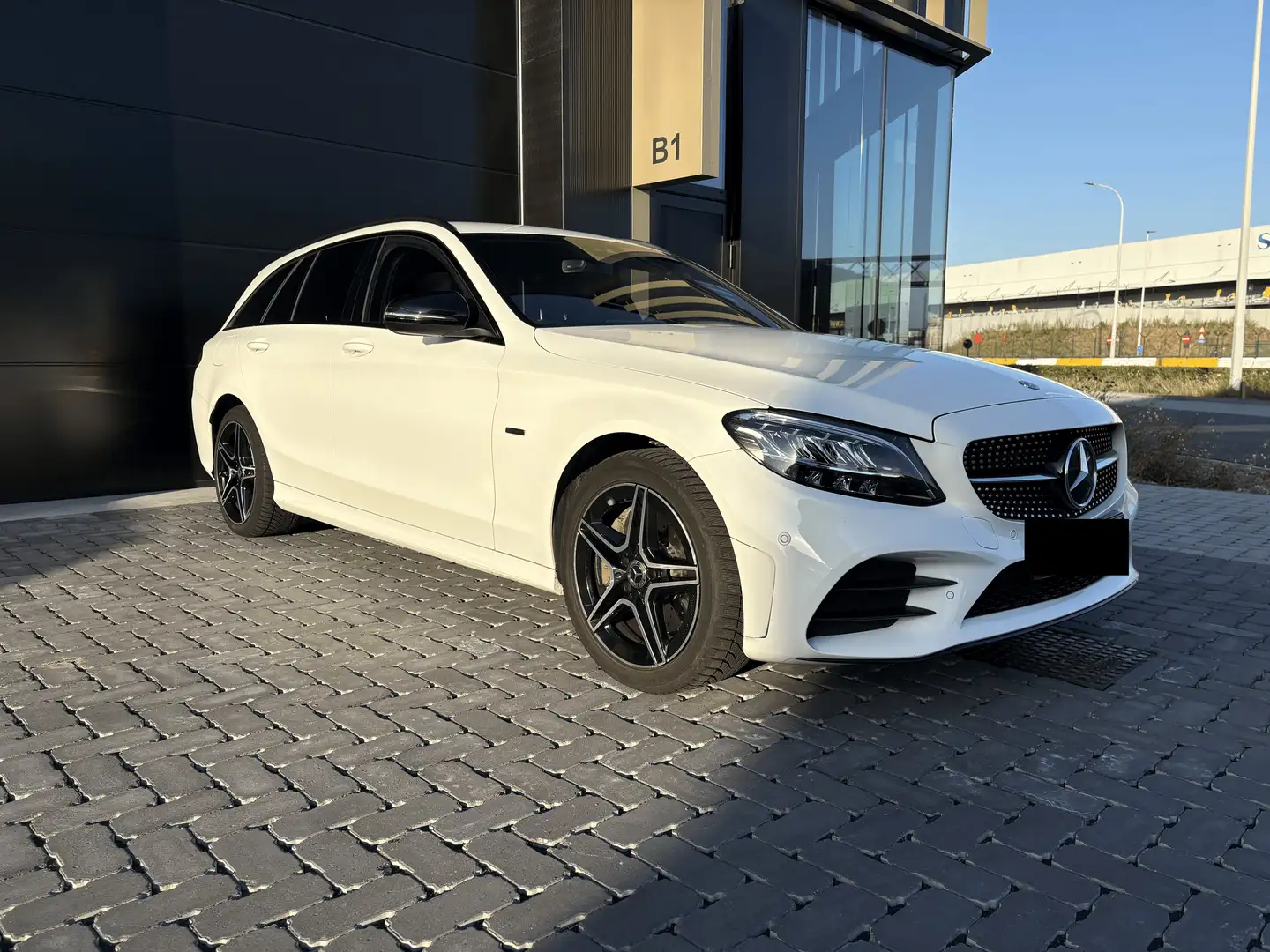 Mercedes-Benz C 300 C 300 e T 9G-TRONIC AMG Line Blanc - 2