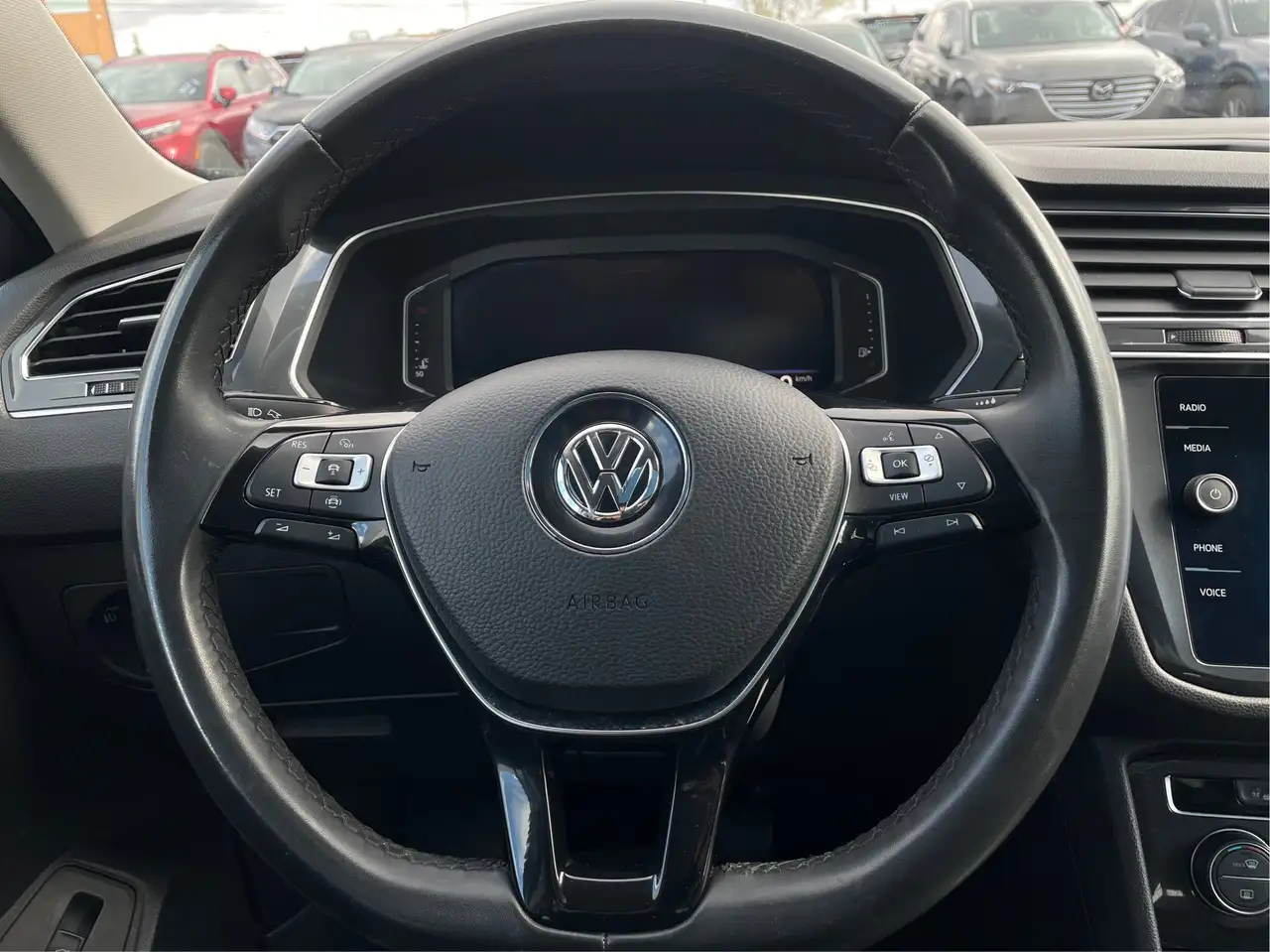 Volkswagen Tiguan снимка Volkswagen Tiguan