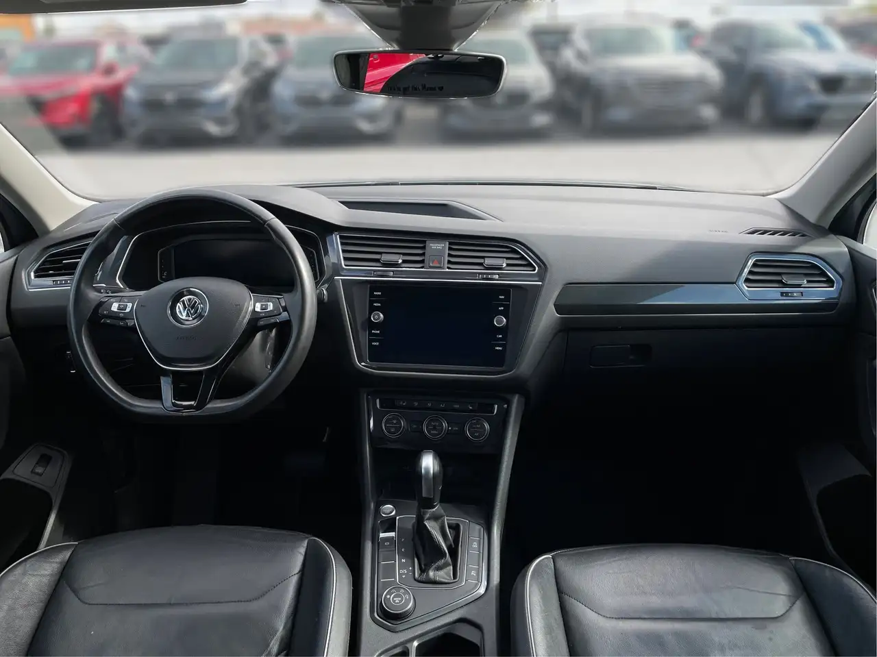 Volkswagen Tiguan снимка Volkswagen Tiguan