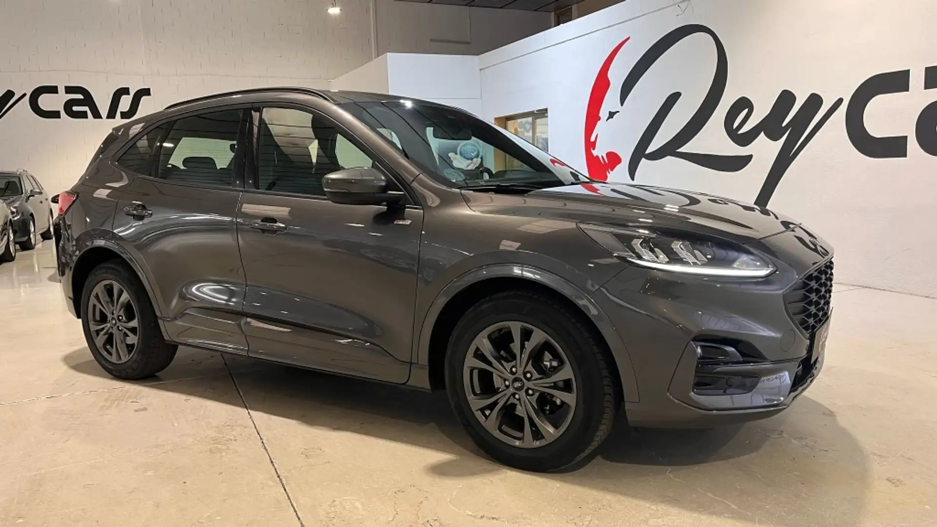 Ford Kuga 1.5 EcoBoost ST-Line X FWD 150 Gris - 1