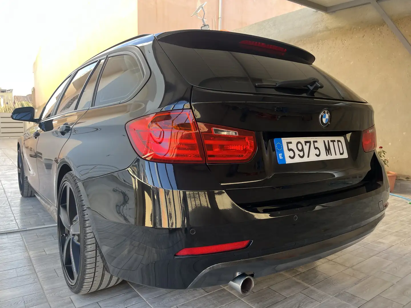 BMW 318 318dA Touring Luxury (0.0) Negro - 1