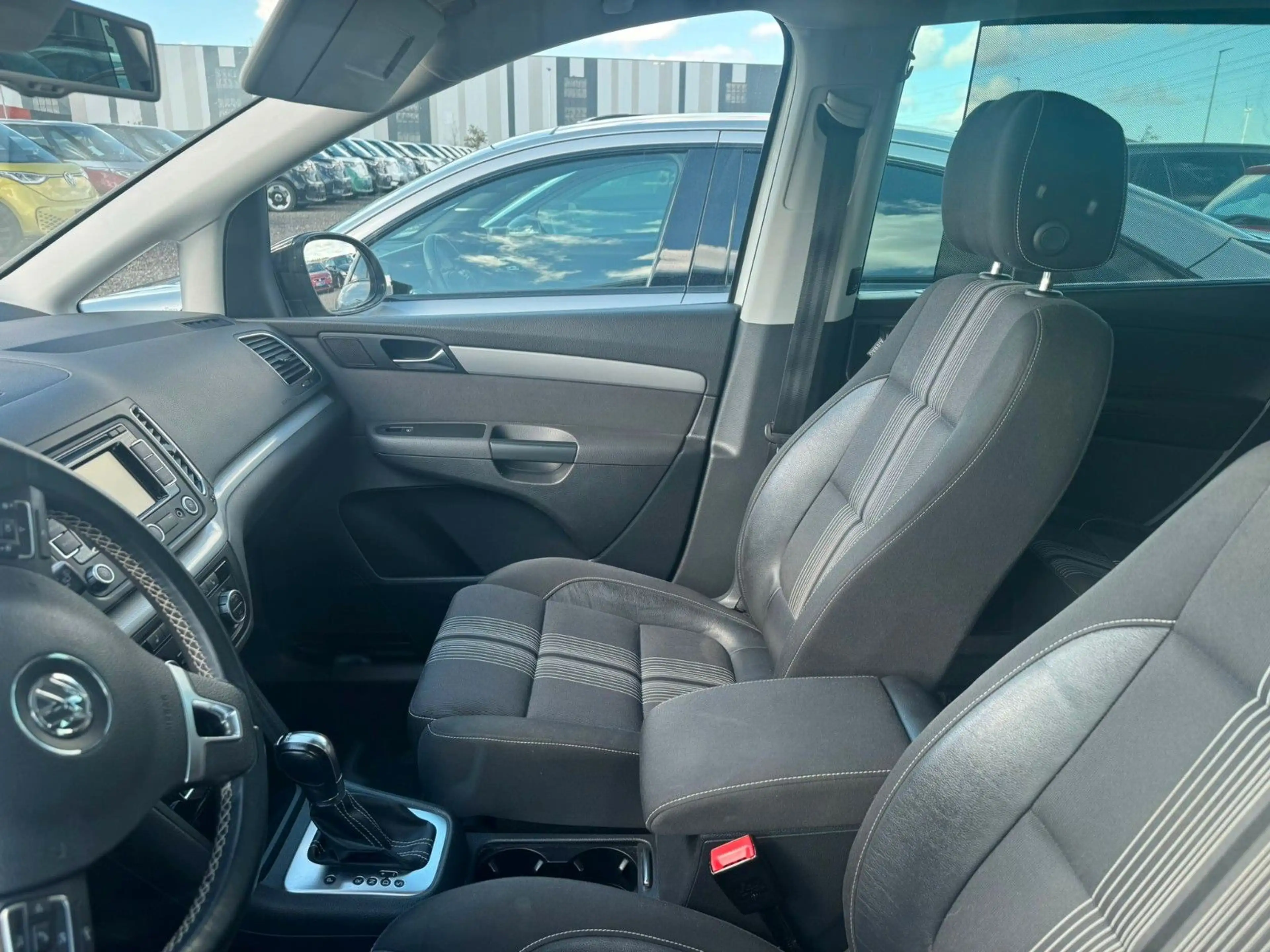 Volkswagen Sharan Match — photo 6