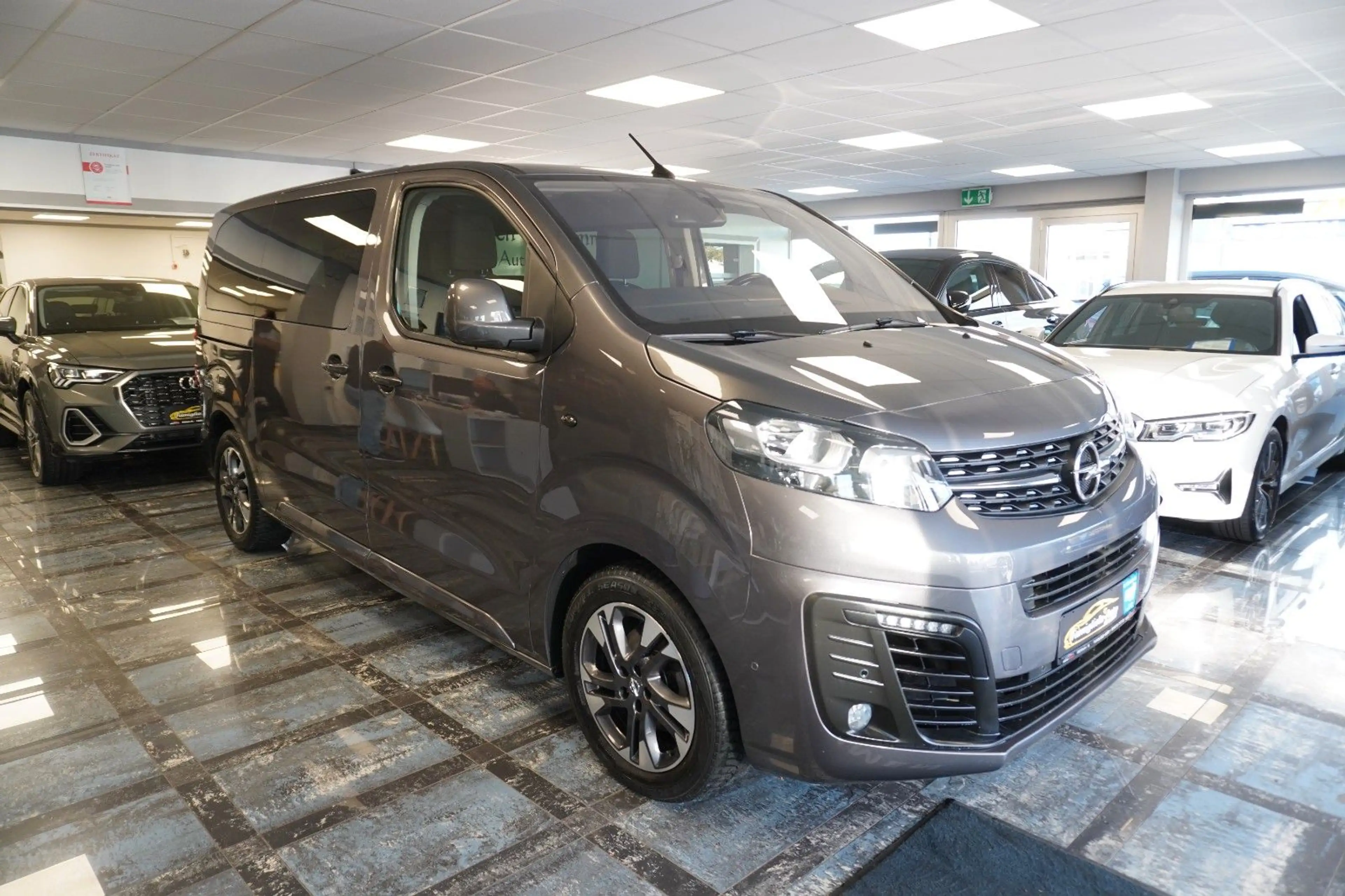 Opel Zafira Life Edition M/Navigation/Kamera/1.Vorhal — photo 11