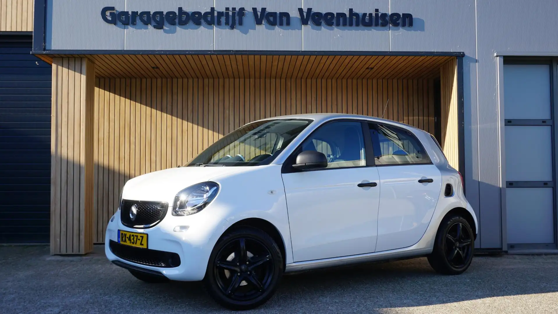 smart forFour 1.0 71pk 5Drs Business Solution Airco LED Bluetoot Wit - 1