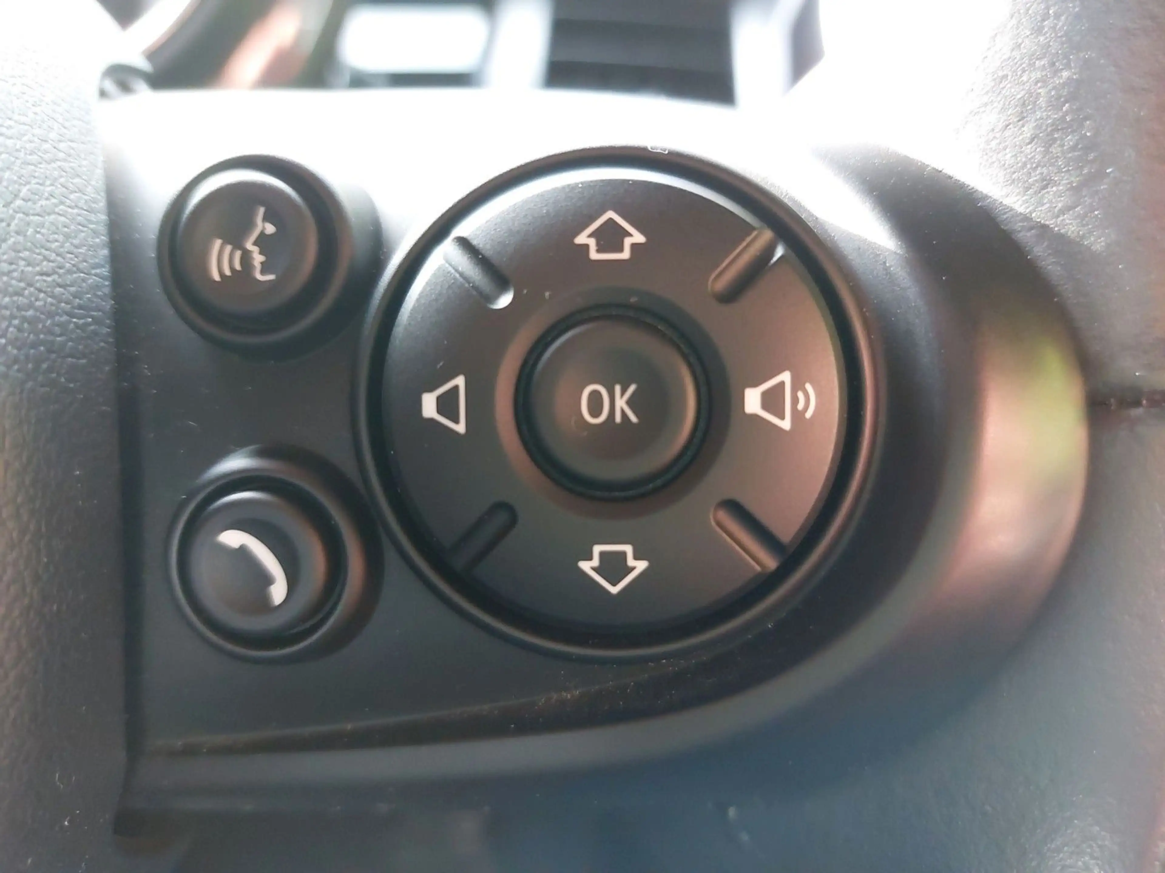 MINI One AUTOMATIK 1. Hand SHZ PANO ALLWETTER CARPLAY — photo 13