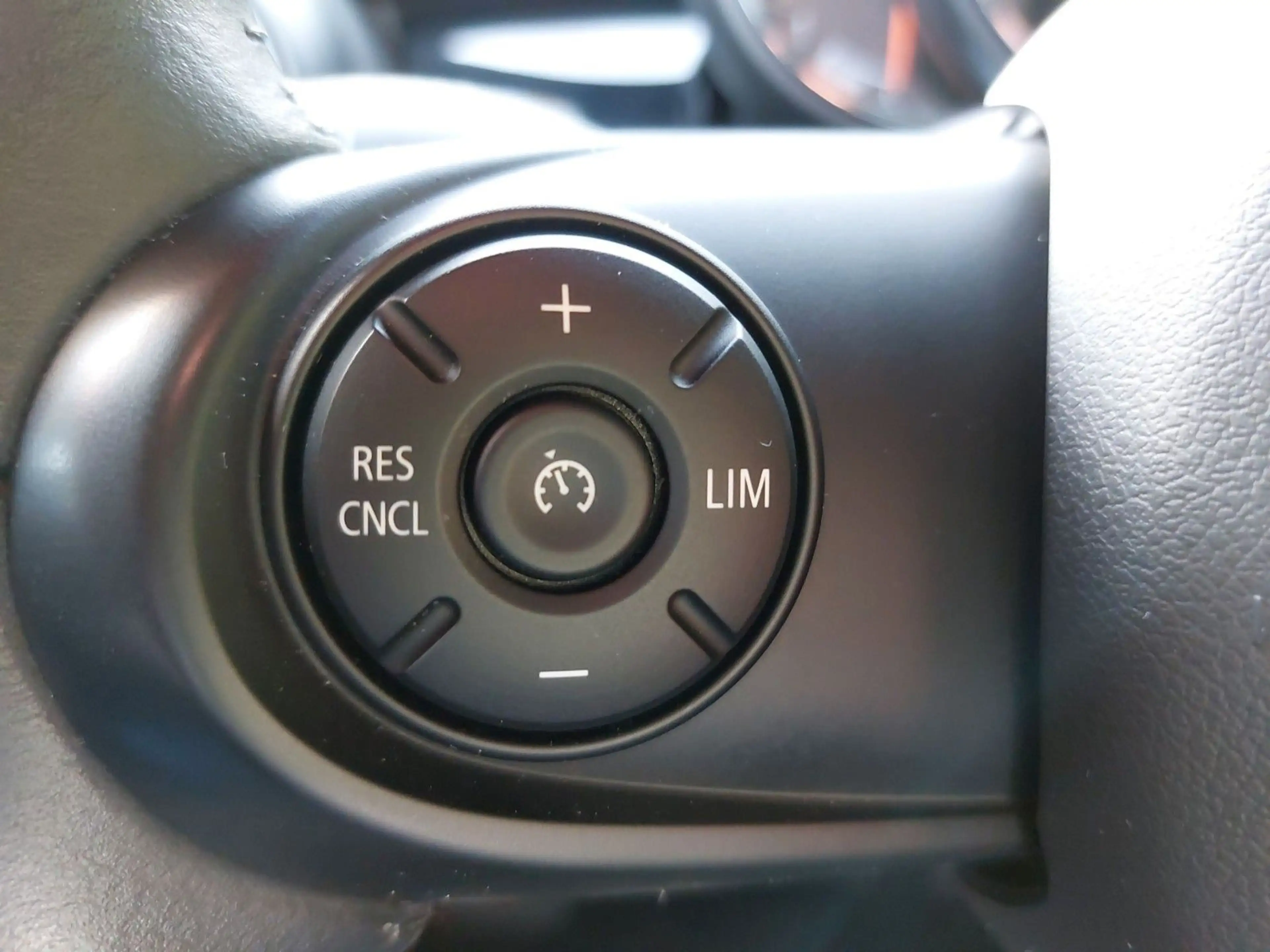 MINI One AUTOMATIK 1. Hand SHZ PANO ALLWETTER CARPLAY — photo 11