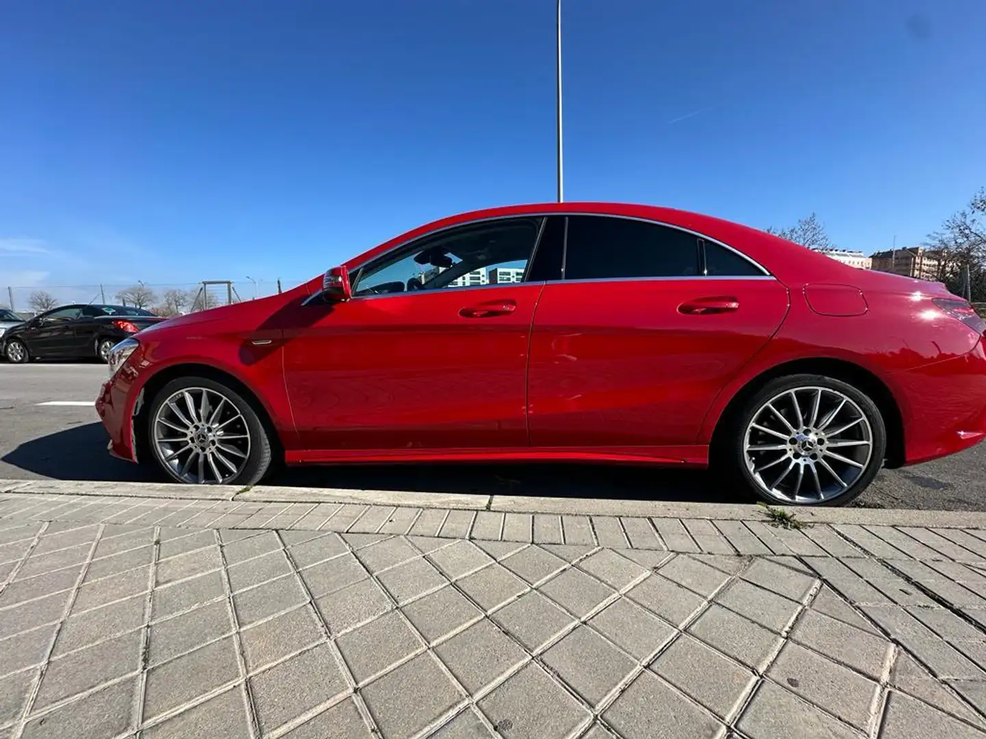 Mercedes-Benz CLA 200 CLA 200d 7G-DCT Rojo - 2