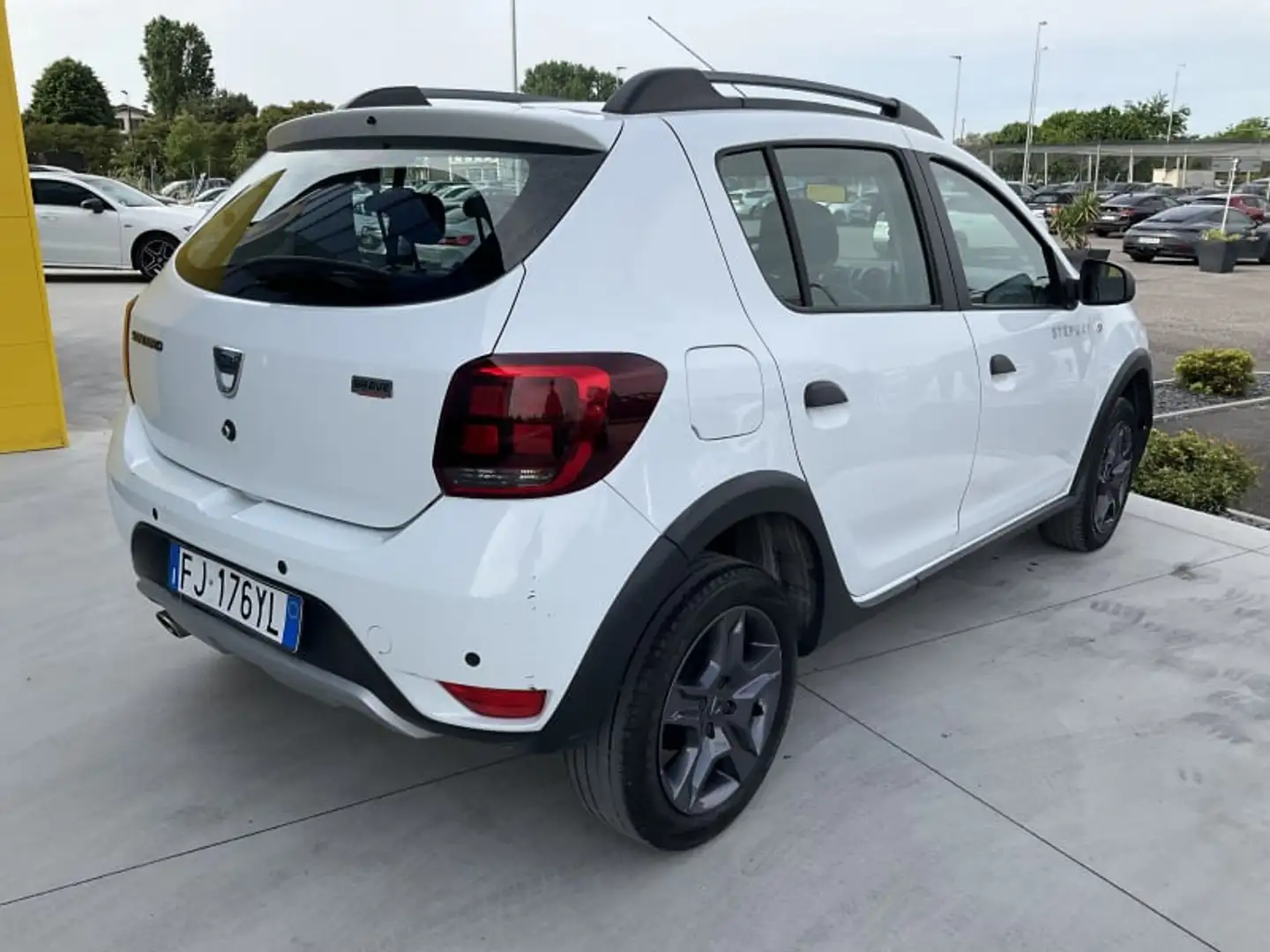 Dacia Sandero 1.5 dCi 8V 90CV S&S Serie Speciale Brave Bianco - 2