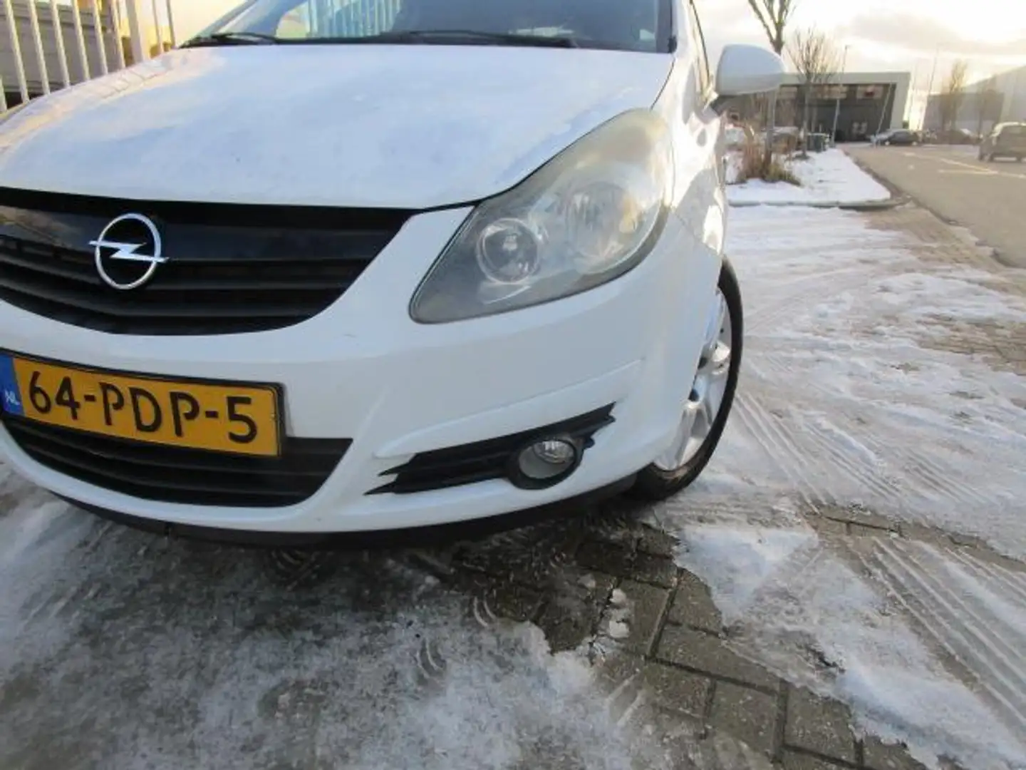 Opel Corsa 1.4-16V Color Edition Weiß - 2