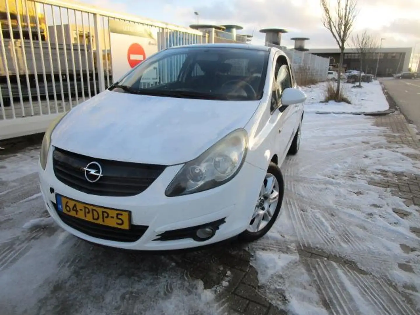 Opel Corsa 1.4-16V Color Edition Weiß - 1
