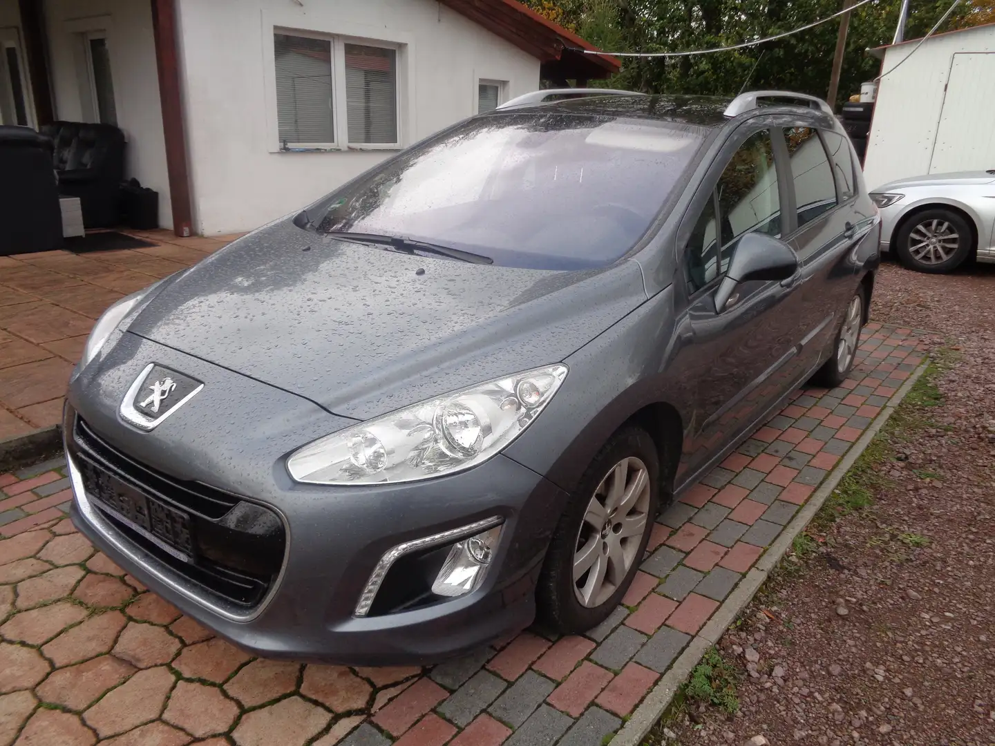 Peugeot 308 SW e-HDI -Scheckheftgepflegt -Panoramadach Šedá - 1