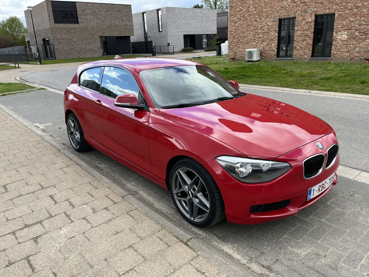 BMW 114 114i Rood - 2