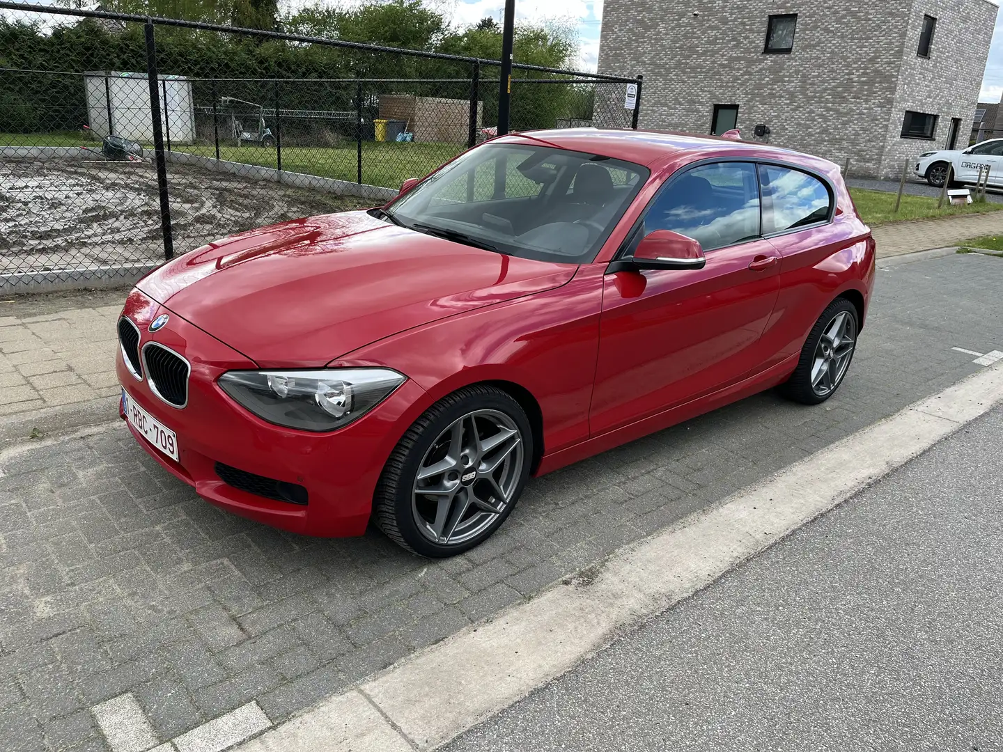 BMW 114 114i Rood - 1
