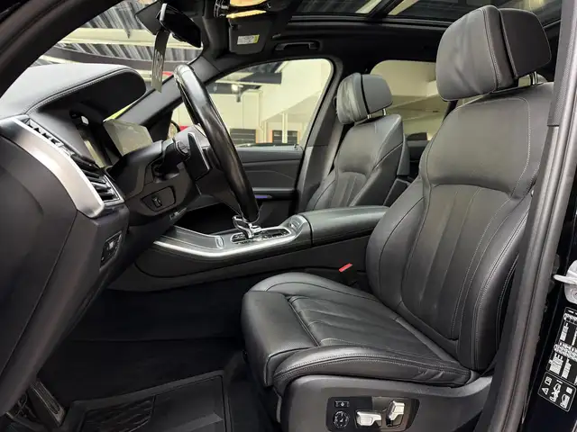 BMW X5 view 12
