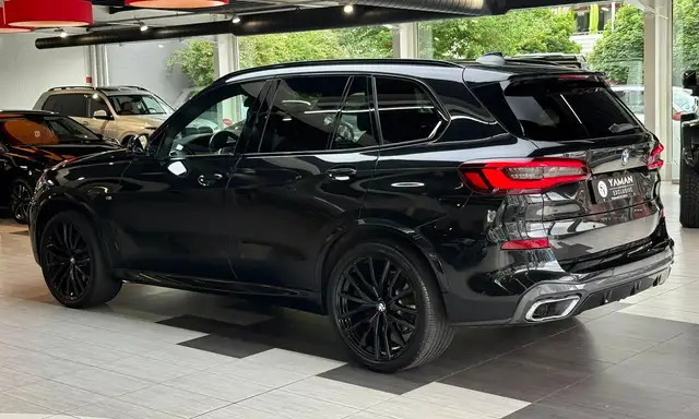 BMW X5 view 9