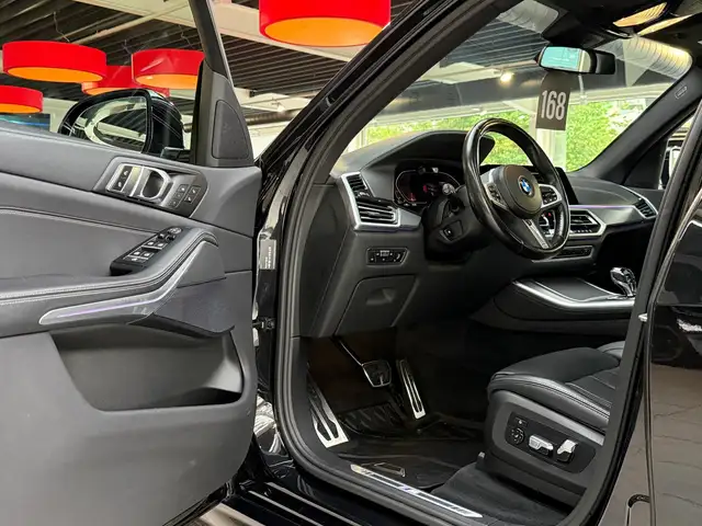 BMW X5 view 10