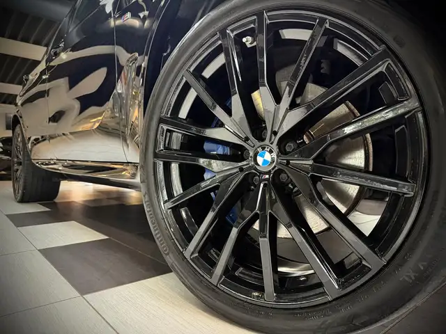 BMW X5 view 6