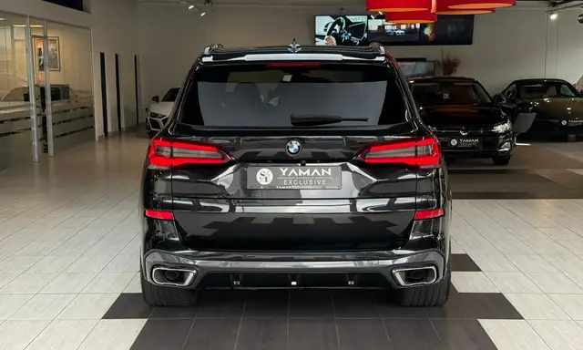 BMW X5 view 8