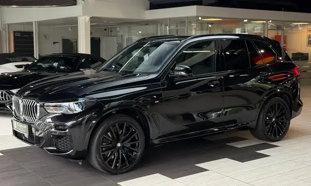 BMW X5 view 2