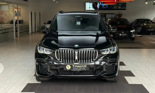 BMW X5 view 3