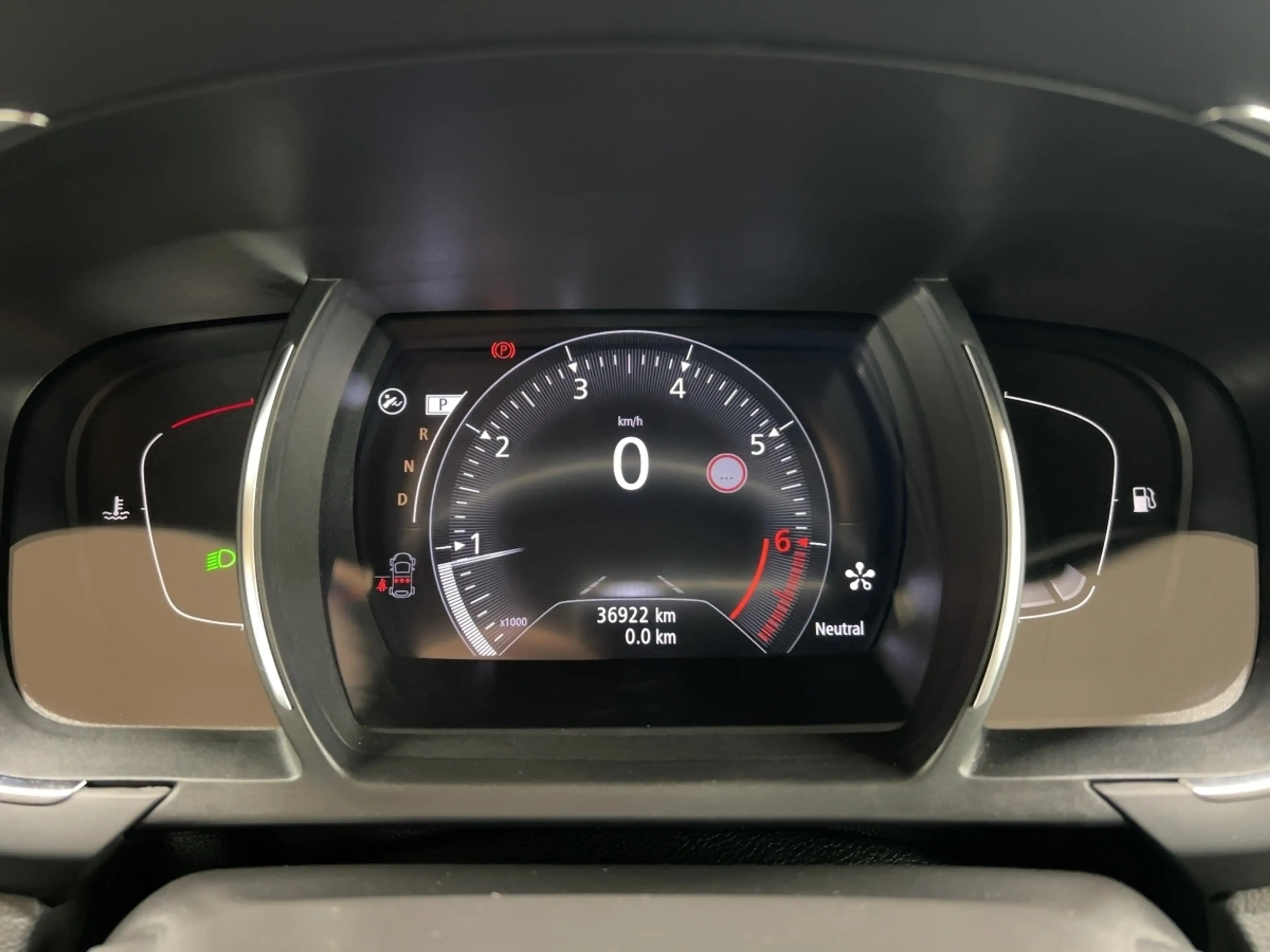 Renault Scenic TECHNO TCe 140 EDC SELBSTPARKEND — photo 13