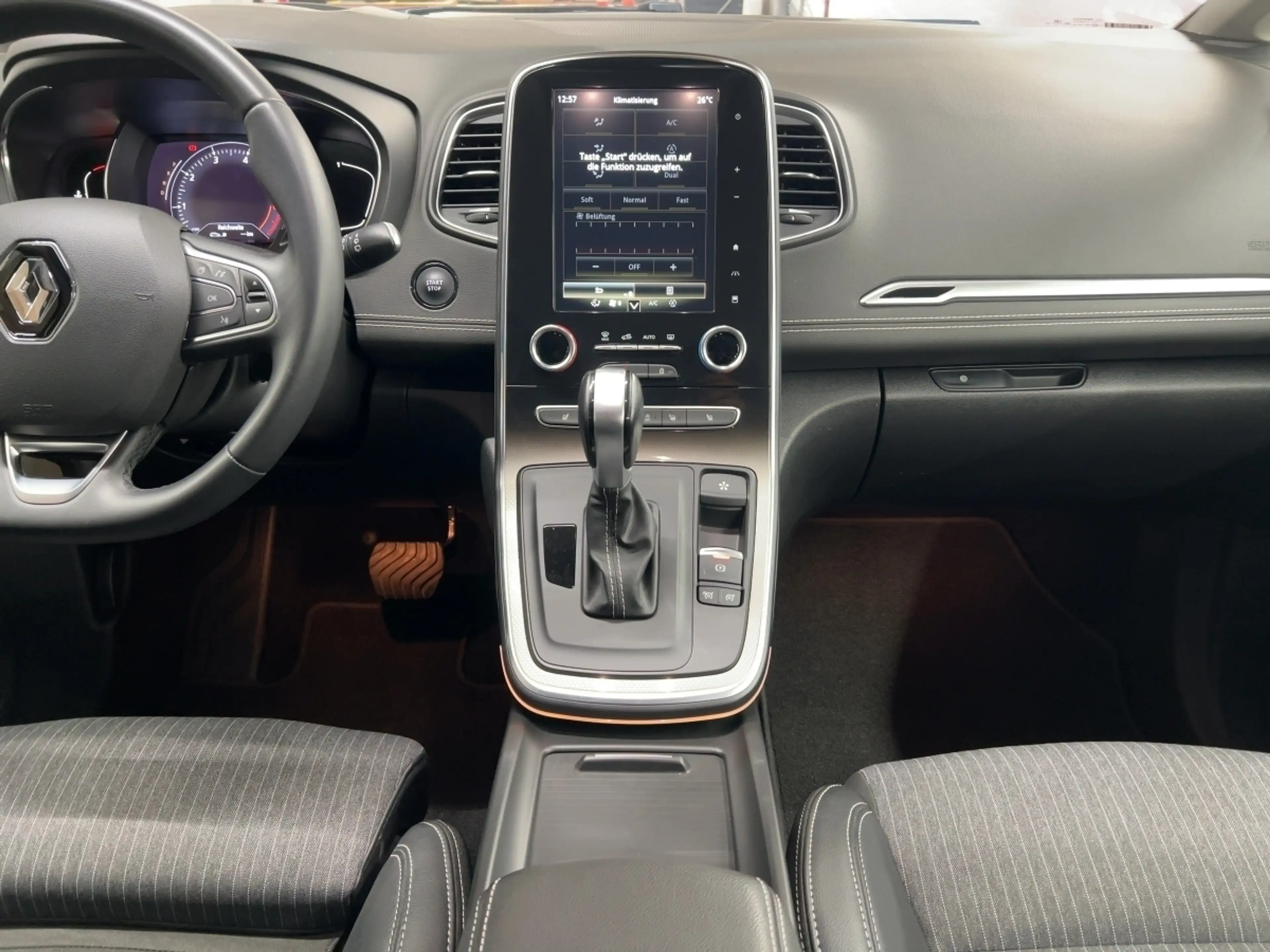 Renault Scenic TECHNO TCe 140 EDC SELBSTPARKEND — photo 12
