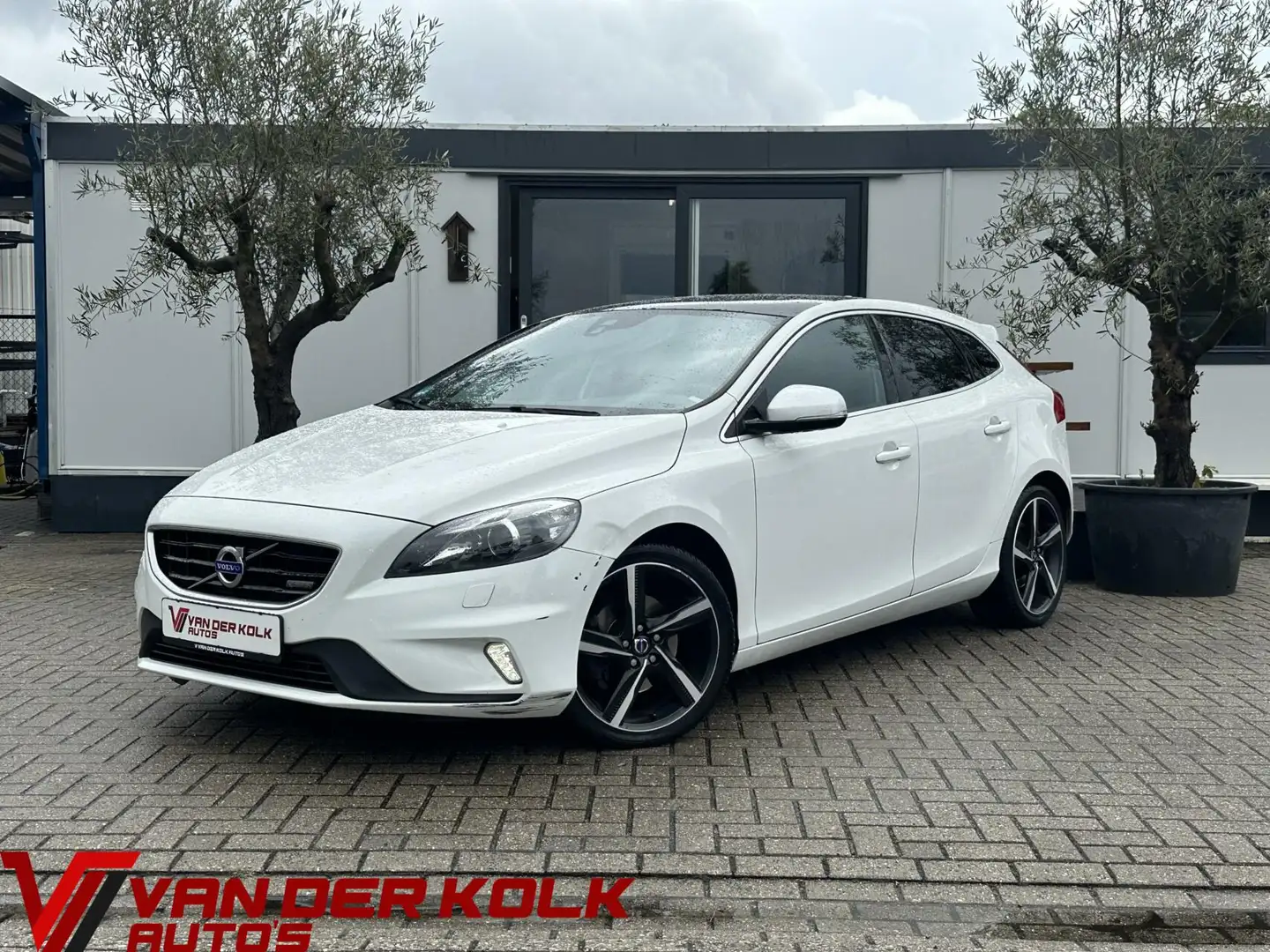 Volvo V40 1.6 T2 R-Design Panorama dak Lichtmetalen velgen n Білий - 1