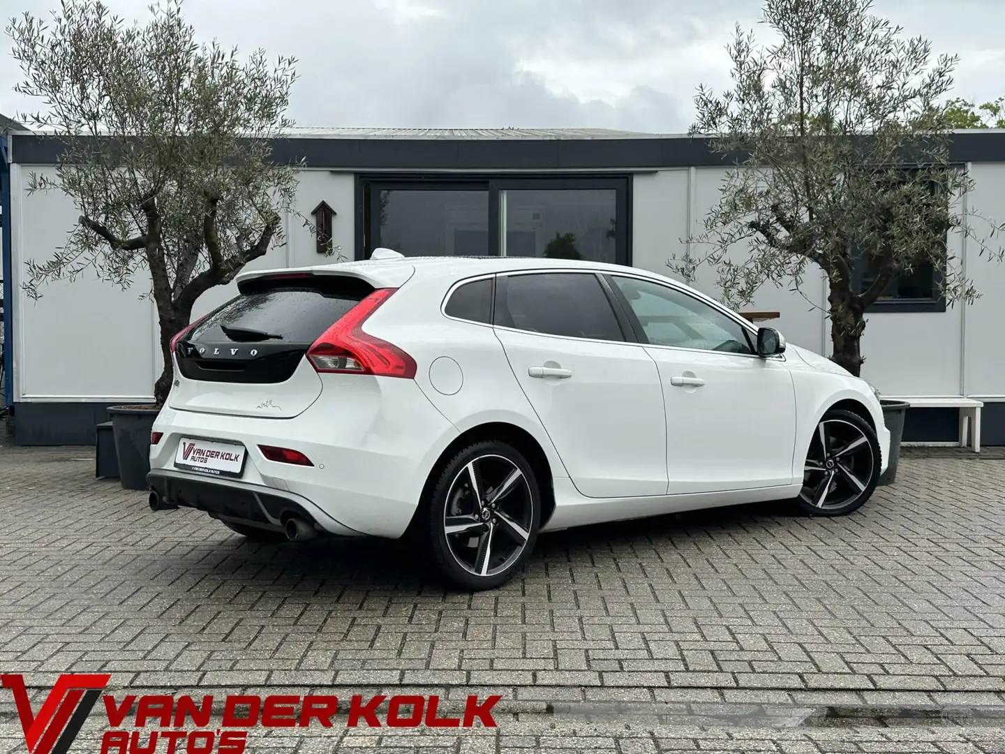 Volvo V40 1.6 T2 R-Design Panorama dak Lichtmetalen velgen n Білий - 2