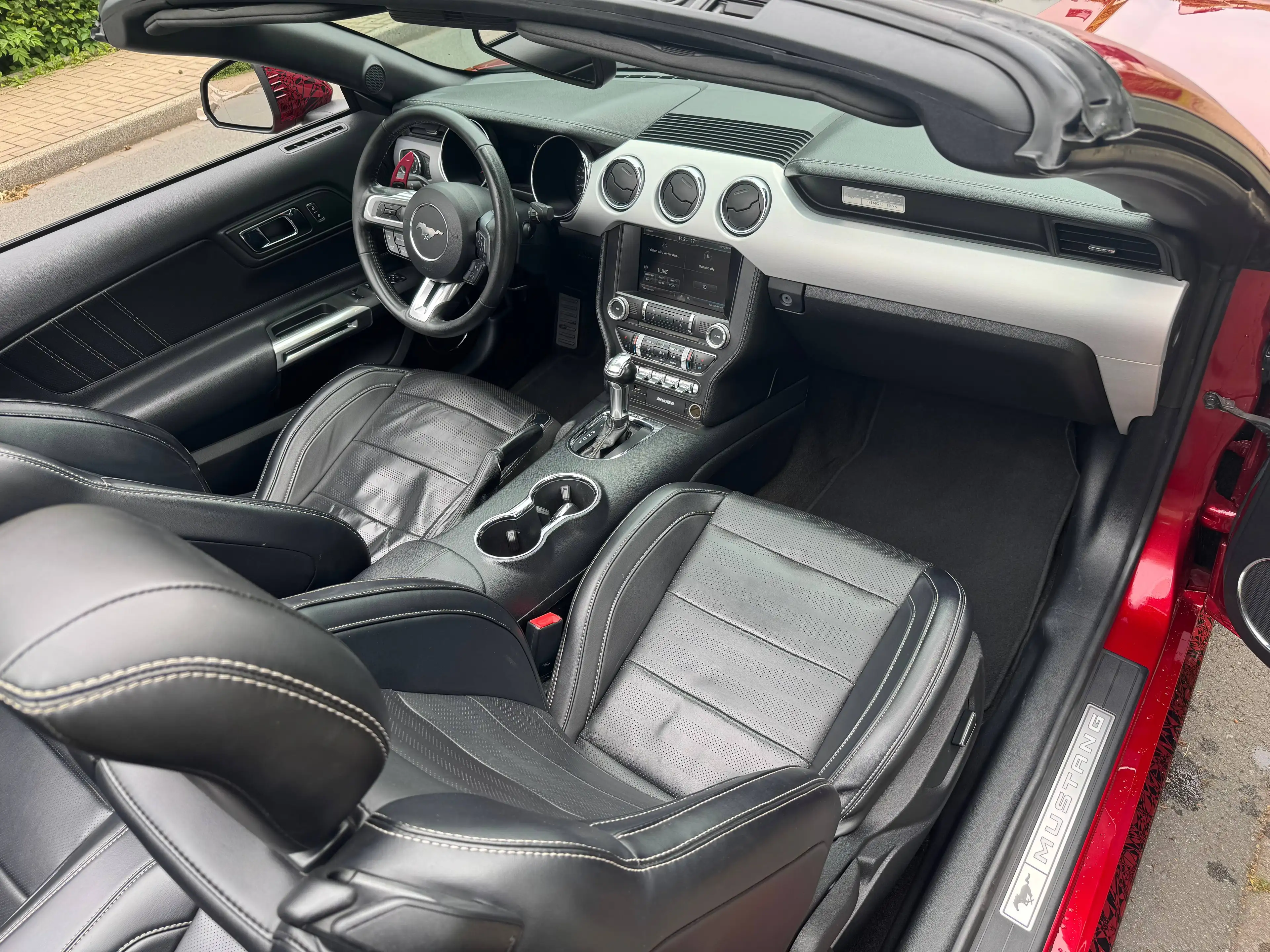 Ford Mustang GT Convertible( DEUTSCHE  AUSFÜHRUNG) — photo 10