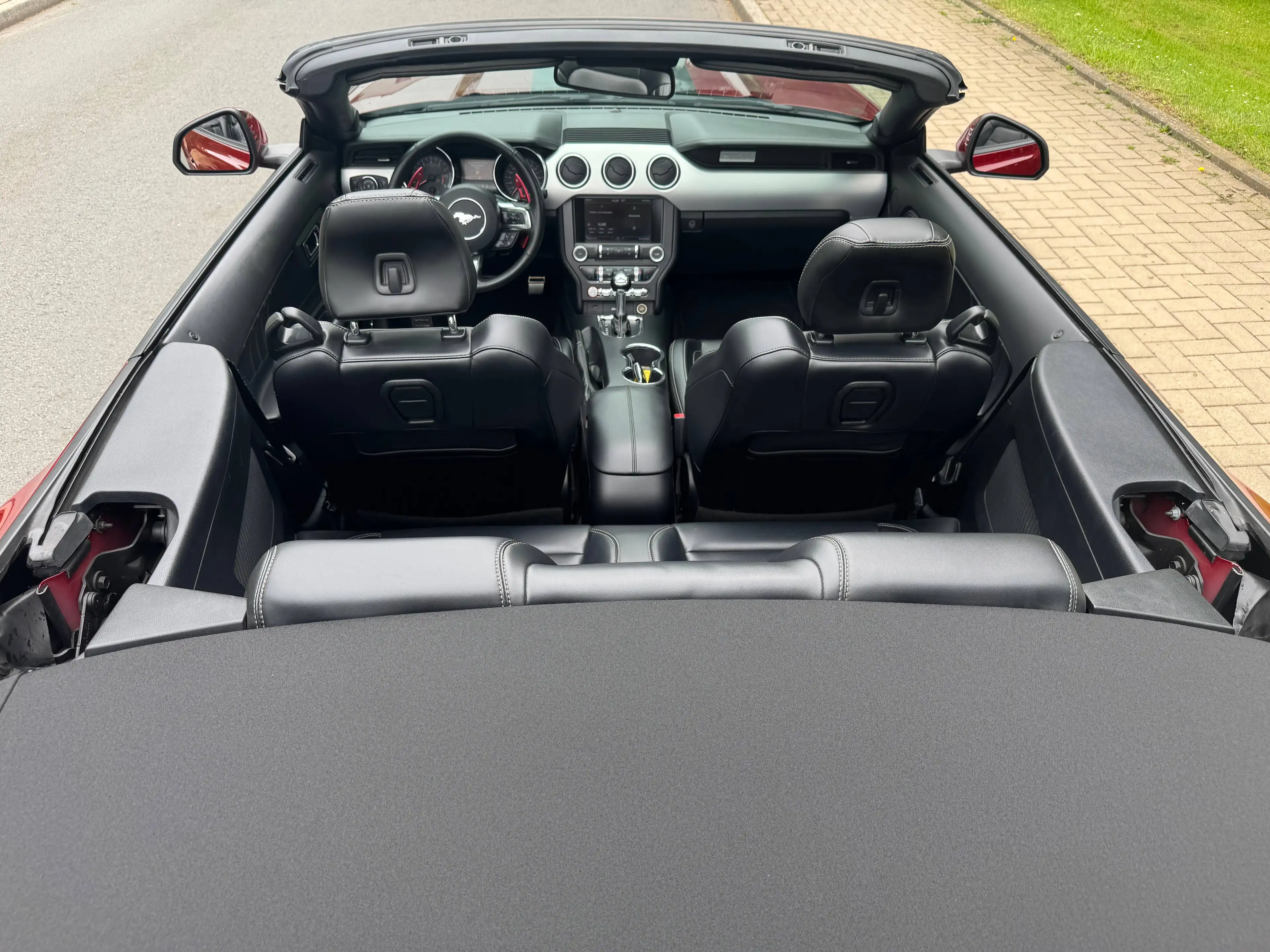 Ford Mustang GT Convertible( DEUTSCHE  AUSFÜHRUNG) — photo 11