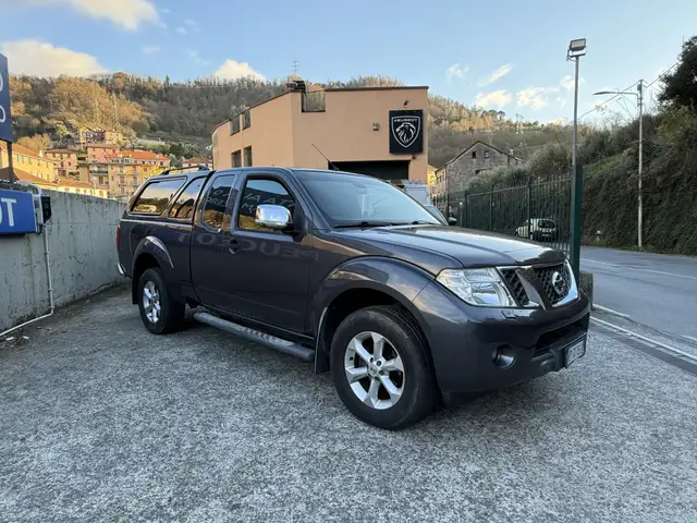 Nissan Navara Navara II 2010 2.5 dci d.cab Sport Platinum