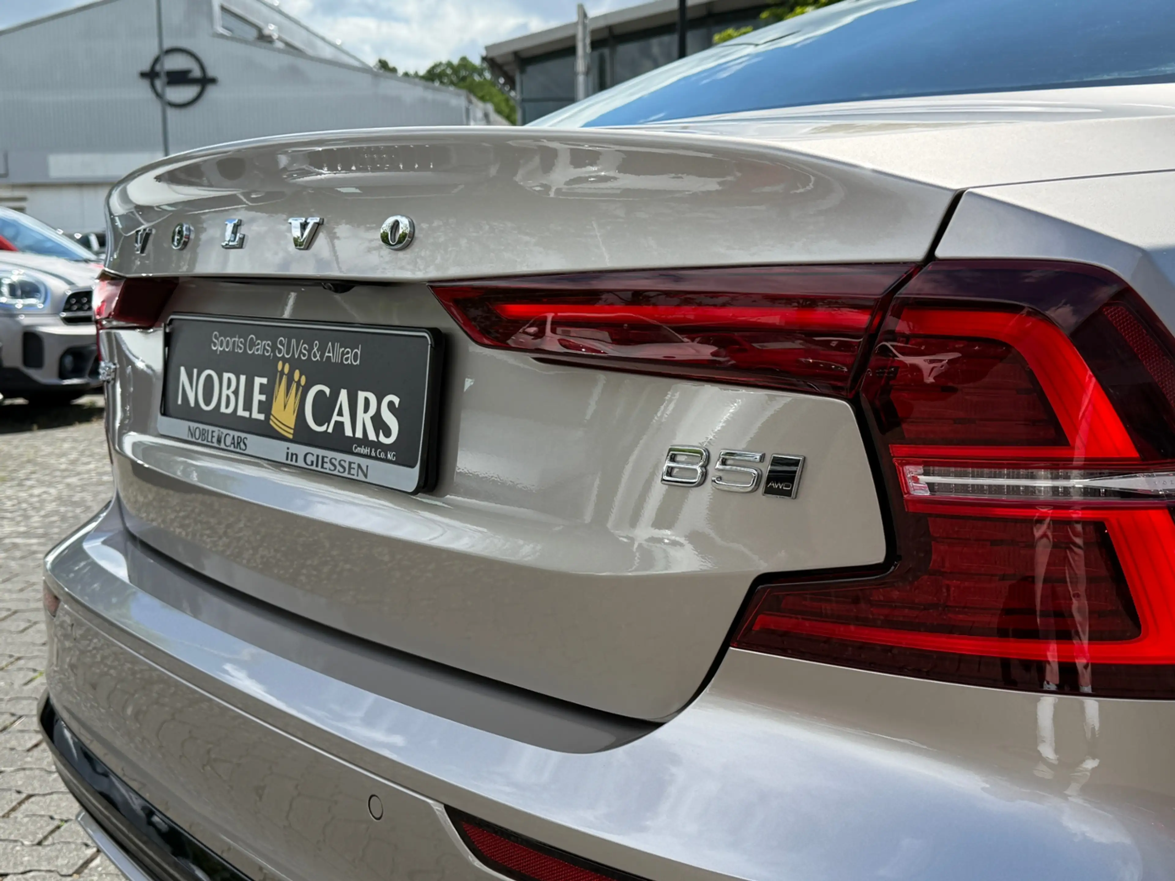 Volvo S60 B5 Plus Dark AWD LED ALU — photo 9