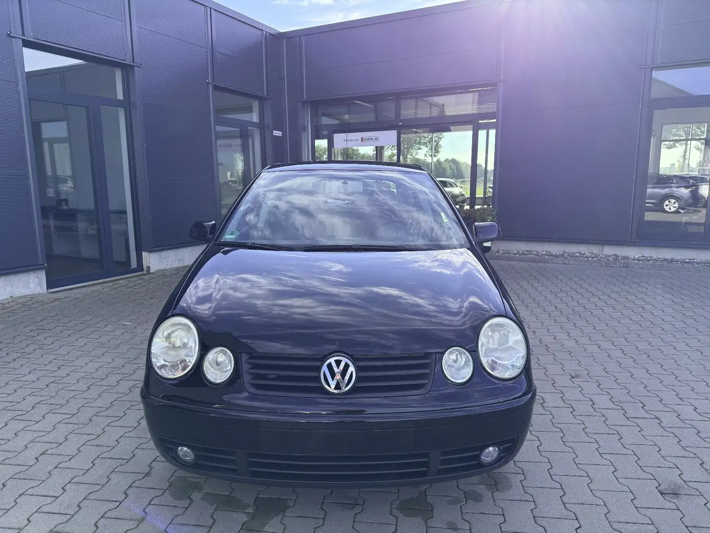 Volkswagen Polo IV 1.2 Highline Klima/SSD/5-türig Zwart - 2