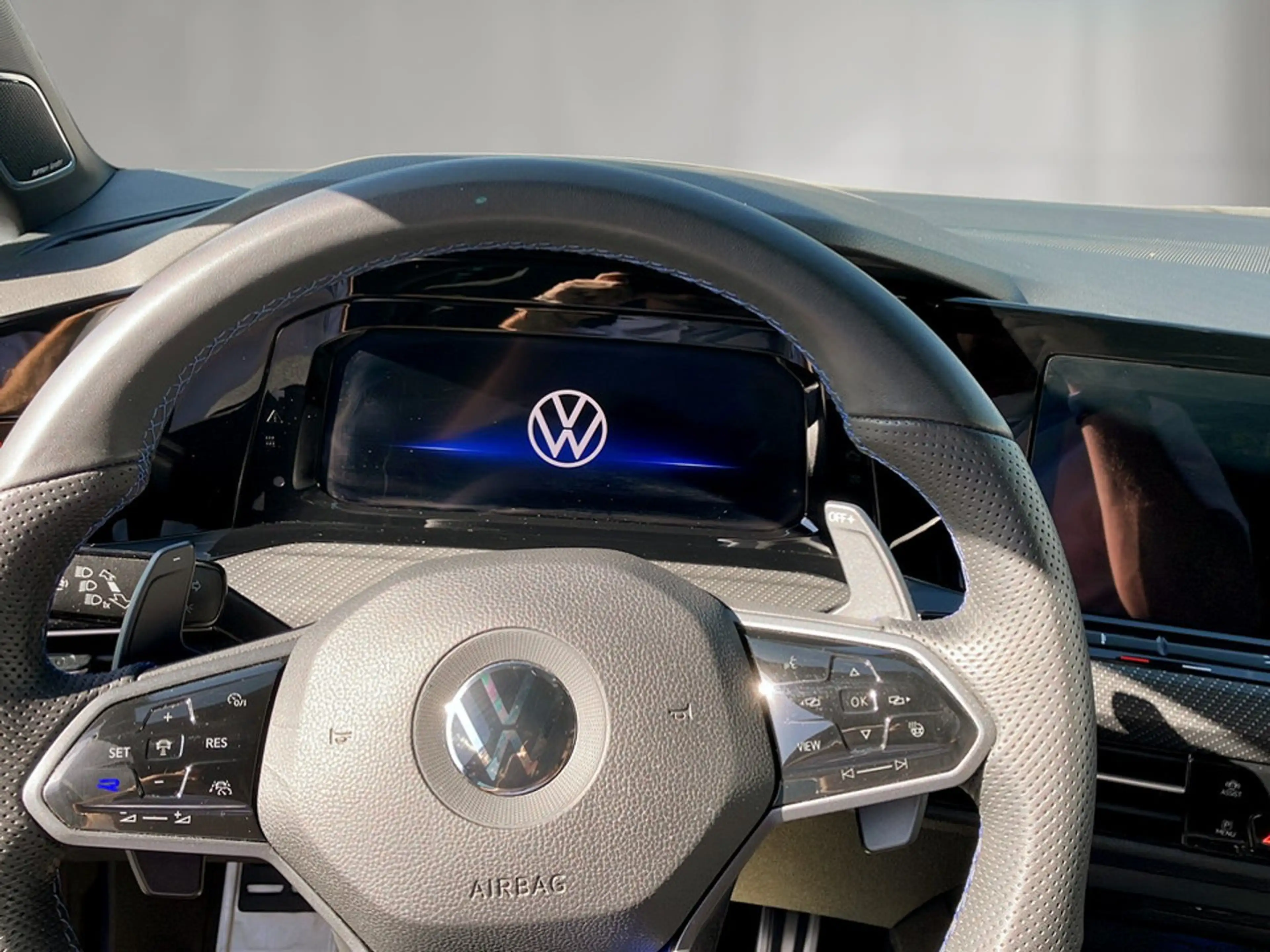 Volkswagen Golf R R TSI 4MOTION DSG — photo 8