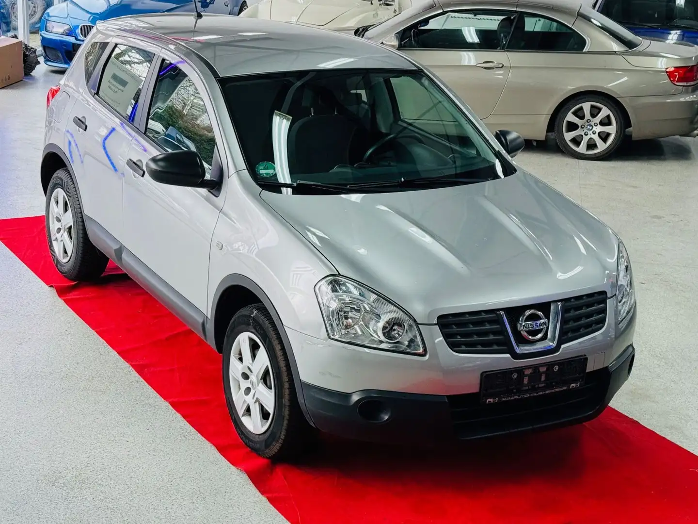 Nissan Qashqai Visia Silber - 1