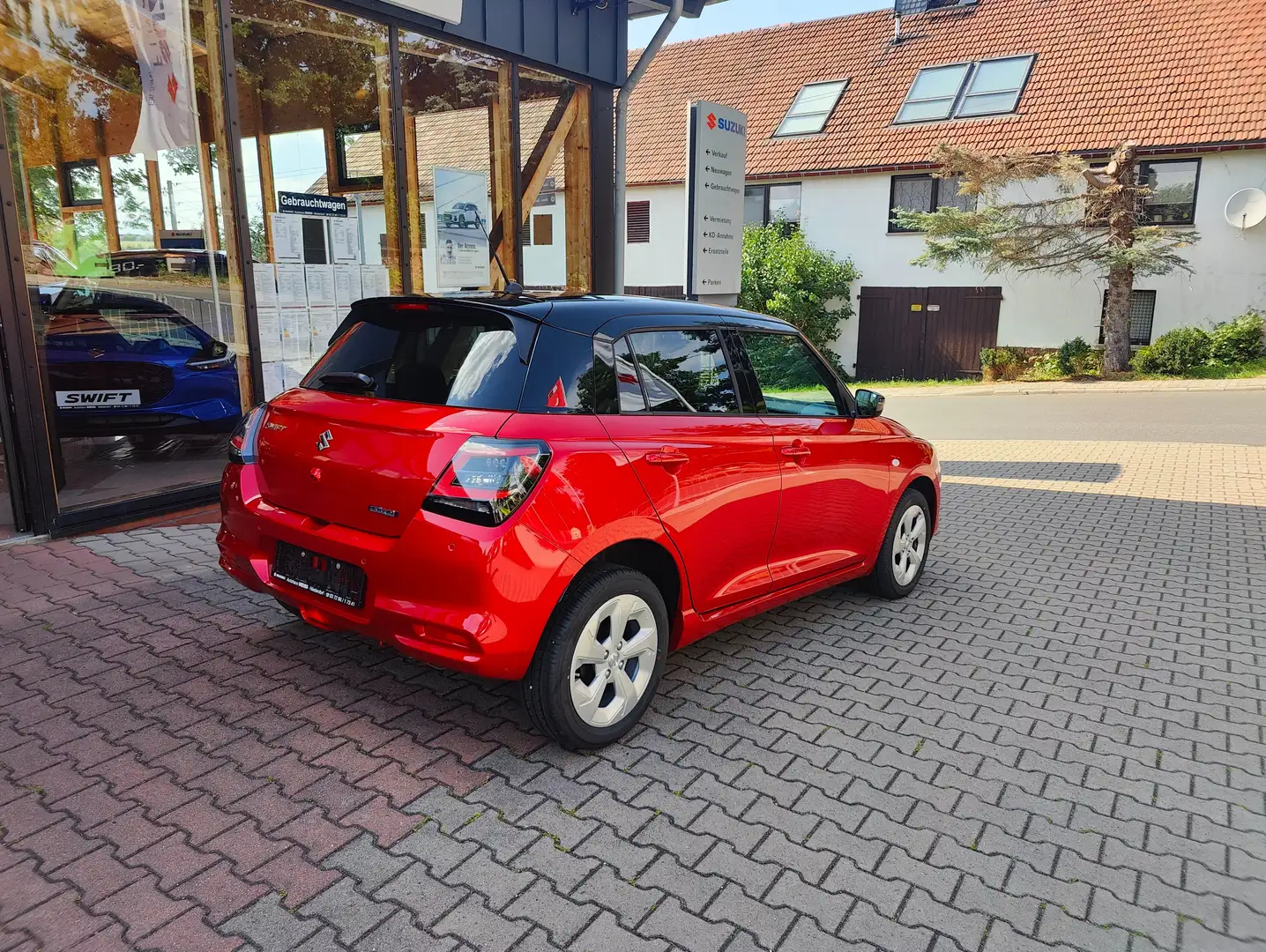 Suzuki Swift 1.2 Hybrid Allgrip MT Comfort Rot - 2