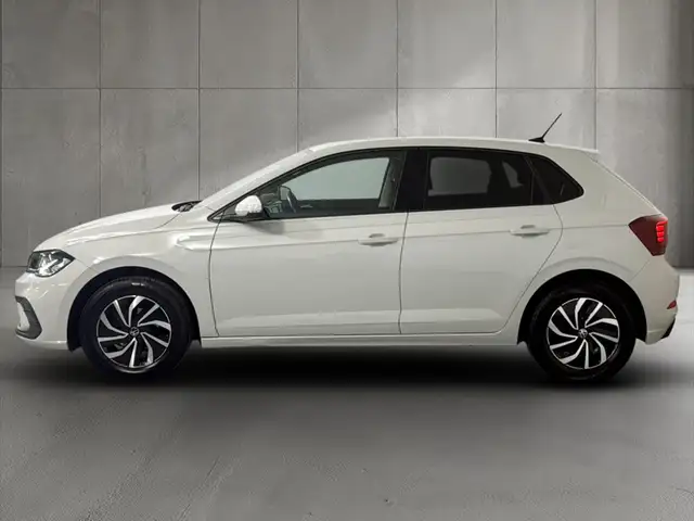 Volkswagen Polo view 3