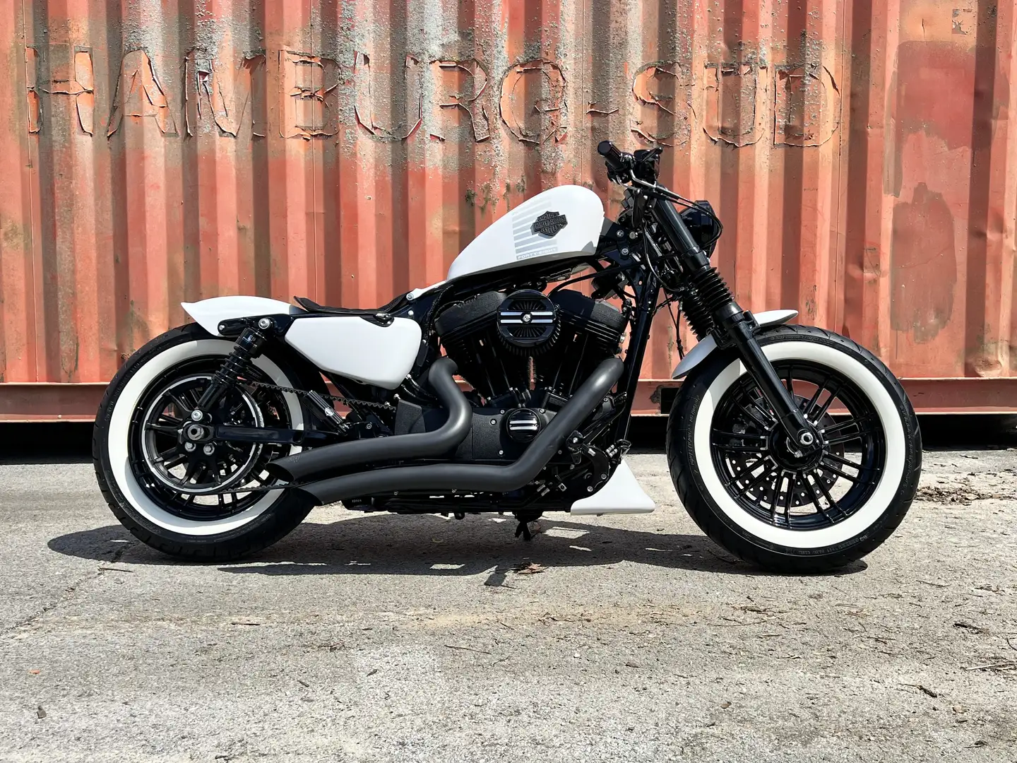 Harley-Davidson Sportster 1200 Forty Eight Blanche Bobber Unique Custom RARE Blanco - 2