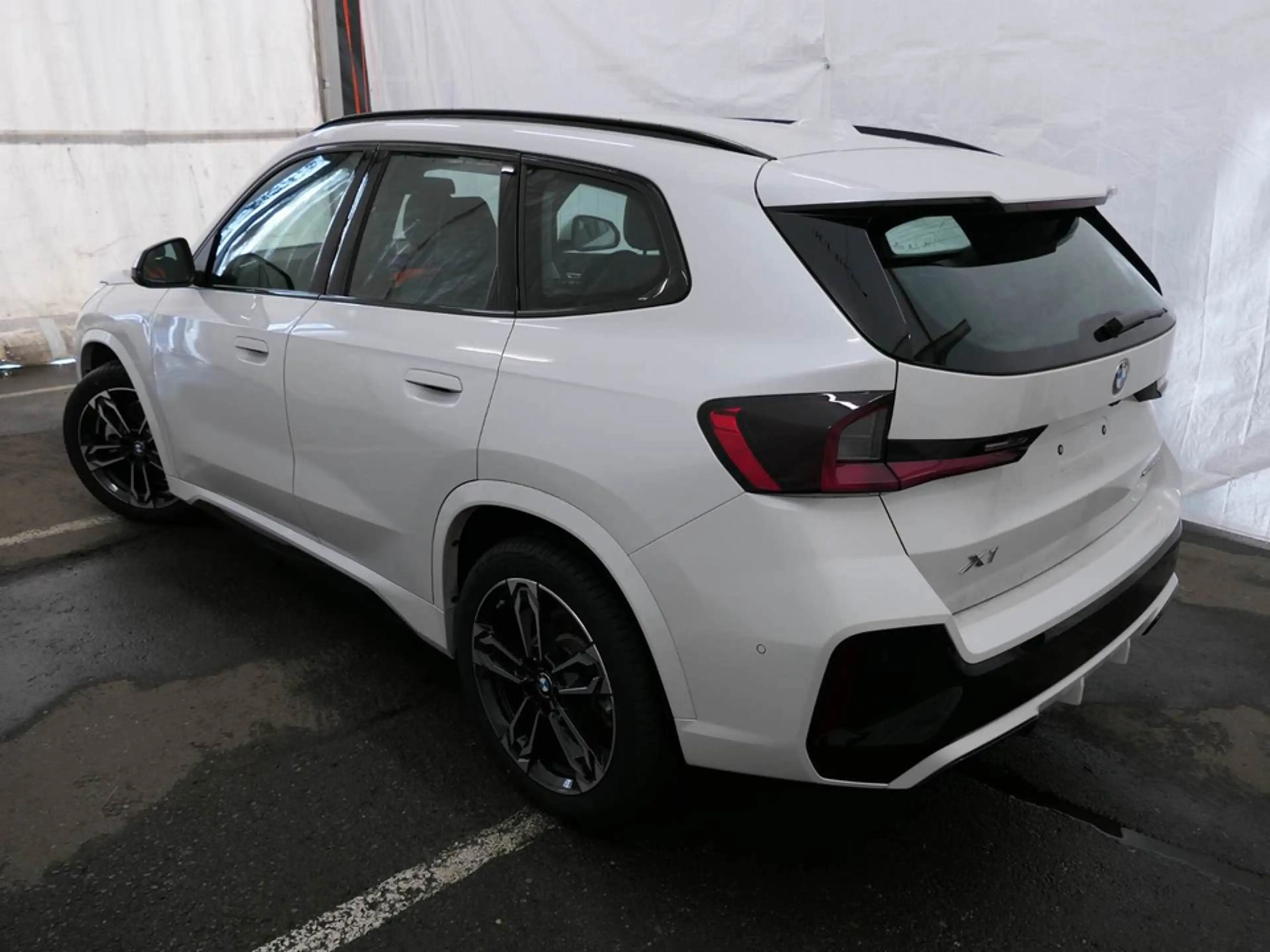 BMW X1 sDrive20i M Sportpaket adapLED Navi DA+ 19"LM — photo 3