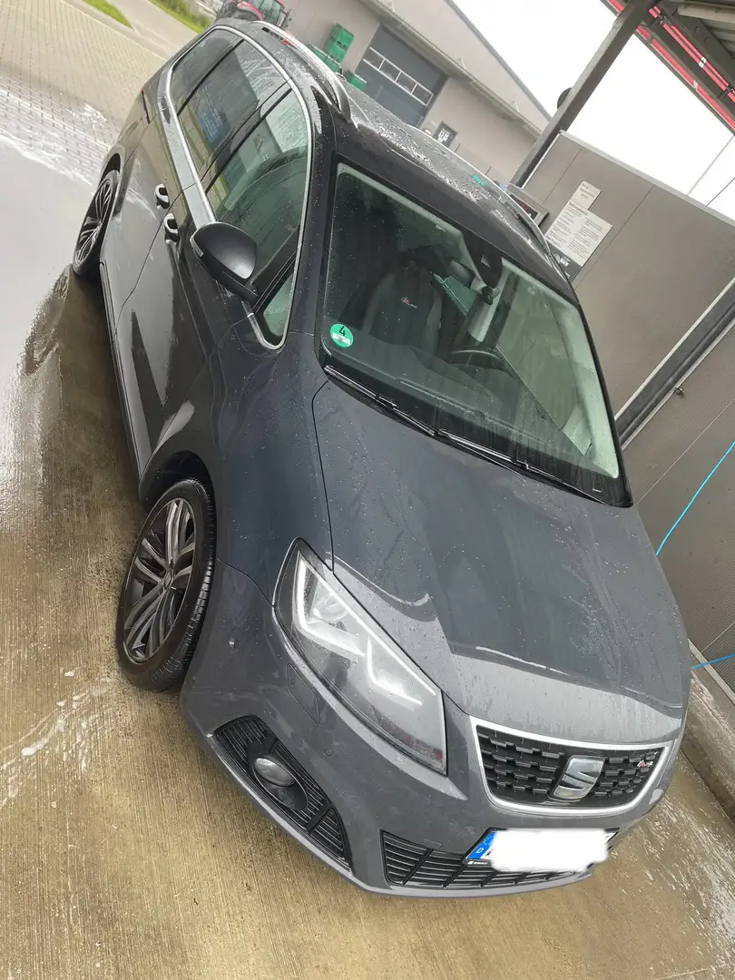 SEAT Alhambra Alhambra 2.0 TDI FR-Line,Pano,AHK,7-Sitz,TÜV-NEU Grau - 2