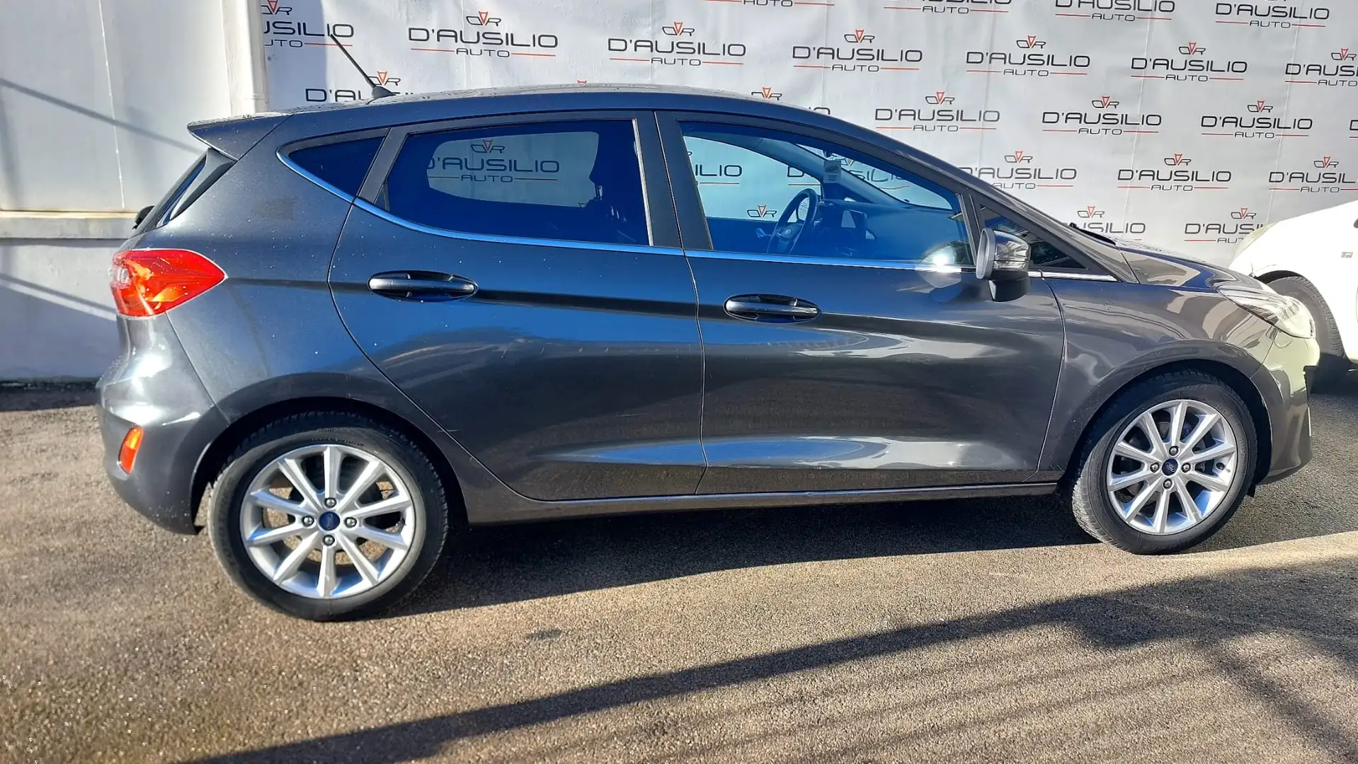 Ford Fiesta Fiesta 5p 1.5 tdci Titanium 85cv Grigio - 2