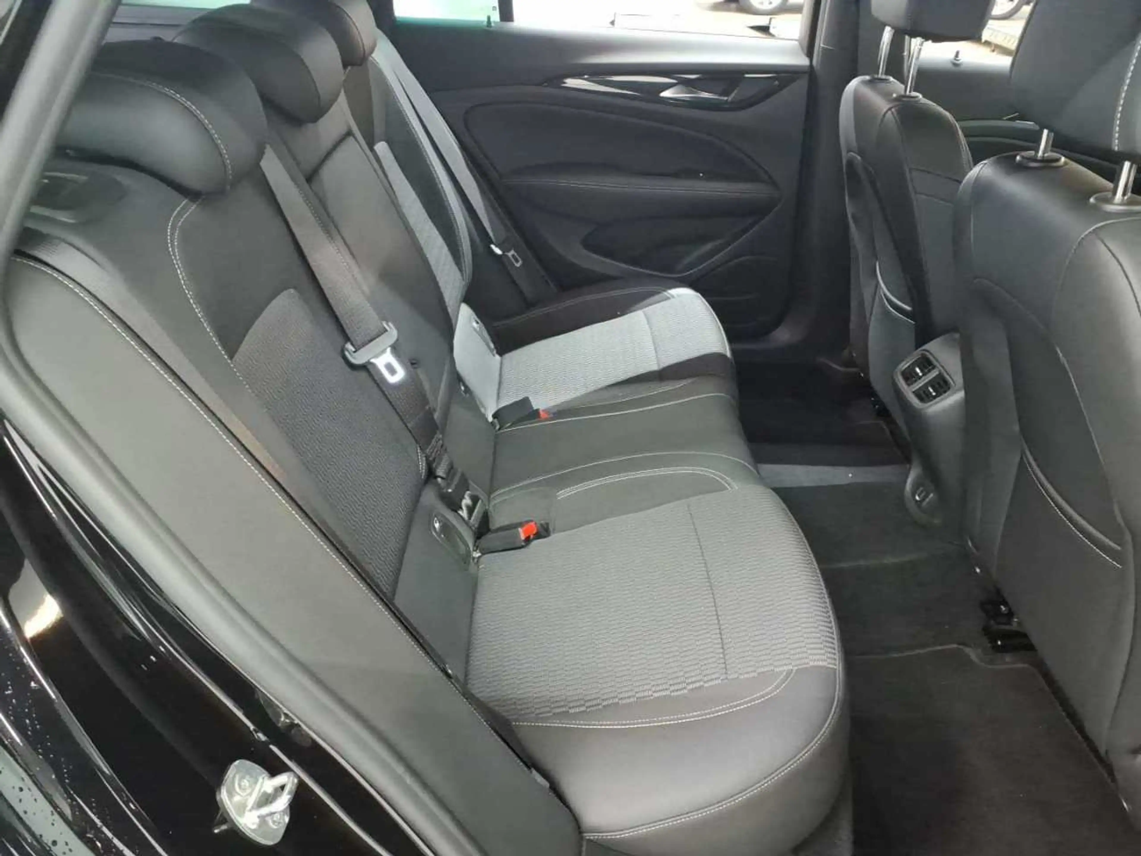 Opel Insignia Insignia ST 2.0D Business Prem. KAM — photo 14