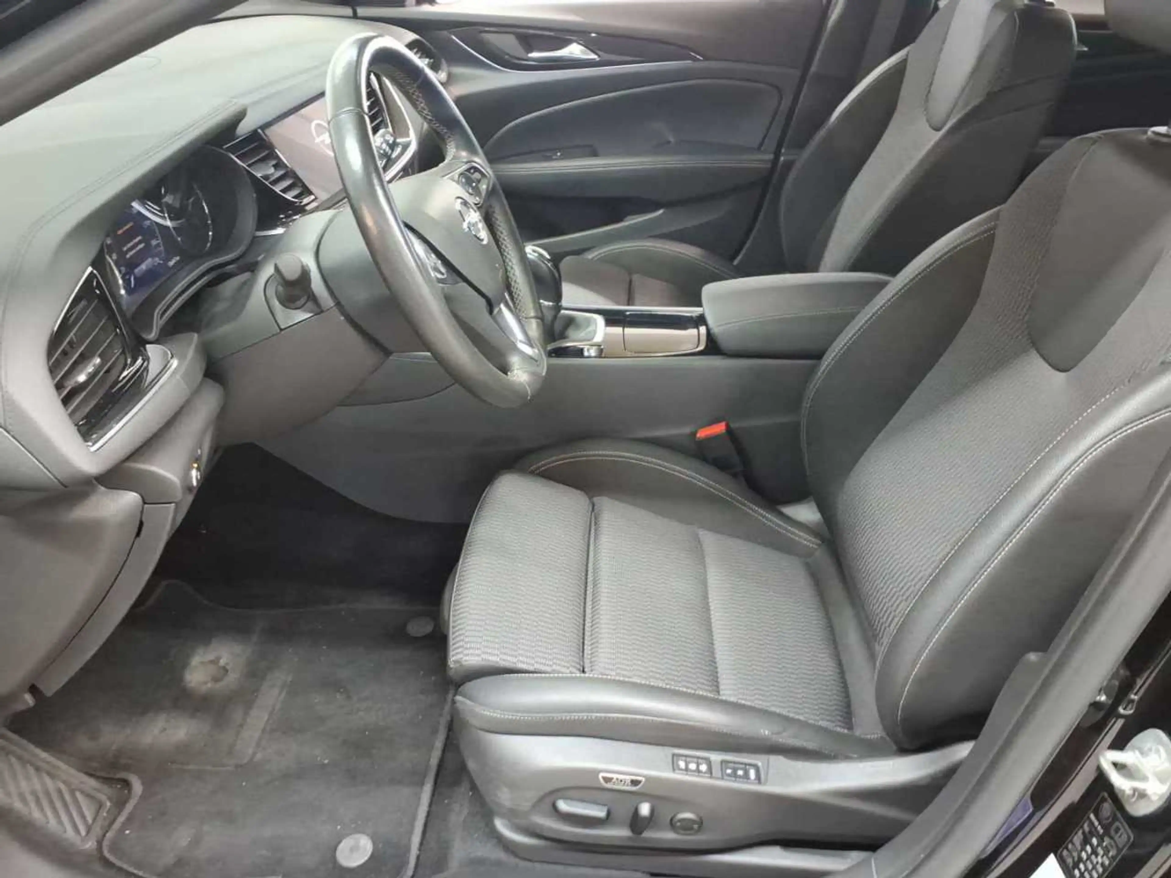 Opel Insignia Insignia ST 2.0D Business Prem. KAM — photo 7
