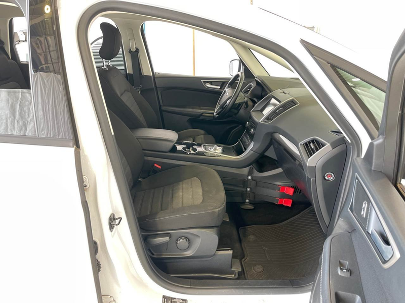 Ford S-Max 2.0 EcoBlue Trend AHK SpoSi BLIS Key LED — photo 9