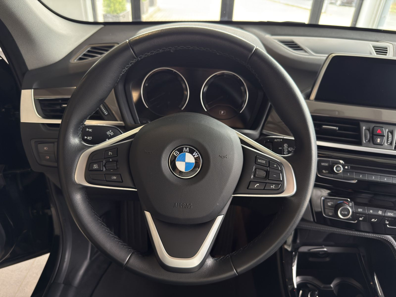 BMW X1 xDrive 20i xLine AHK*LED*RFK*LEDER*TEMPO — photo 11