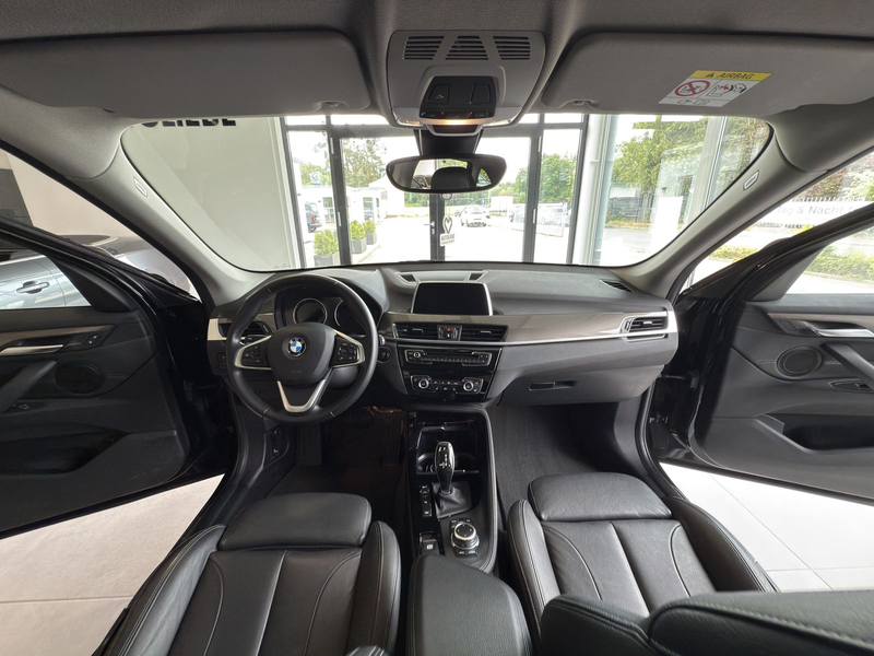 BMW X1 xDrive 20i xLine AHK*LED*RFK*LEDER*TEMPO — photo 8